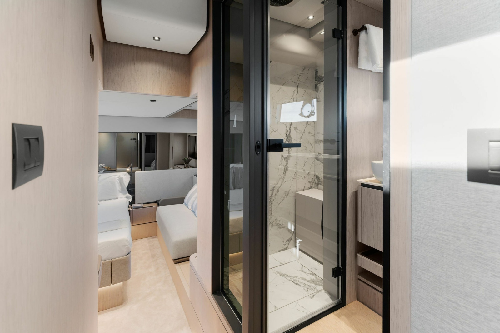 2025 Ferretti Yachts — LENDAVA