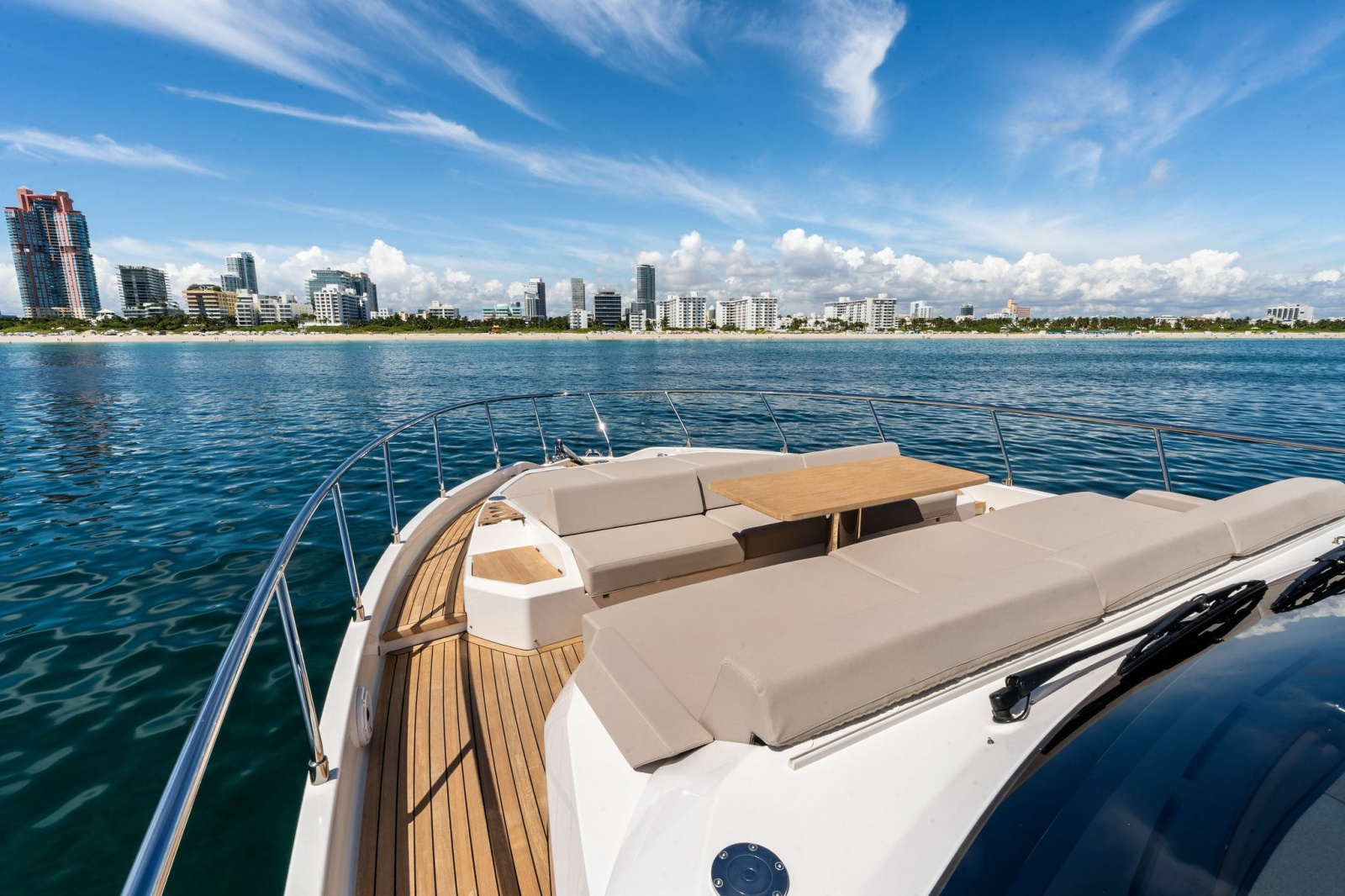 2025 Ferretti Yachts — LENDAVA