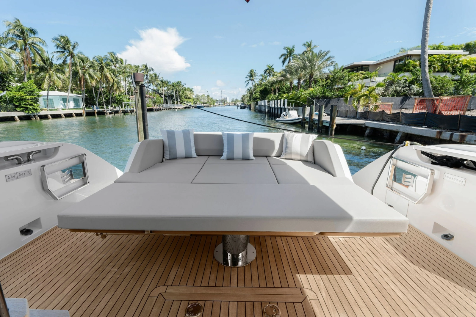 LENDAVA 58ft Ferretti Yachts Yacht For Sale