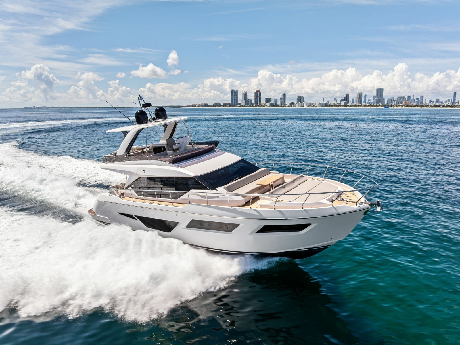 2025 Ferretti Yachts — LENDAVA