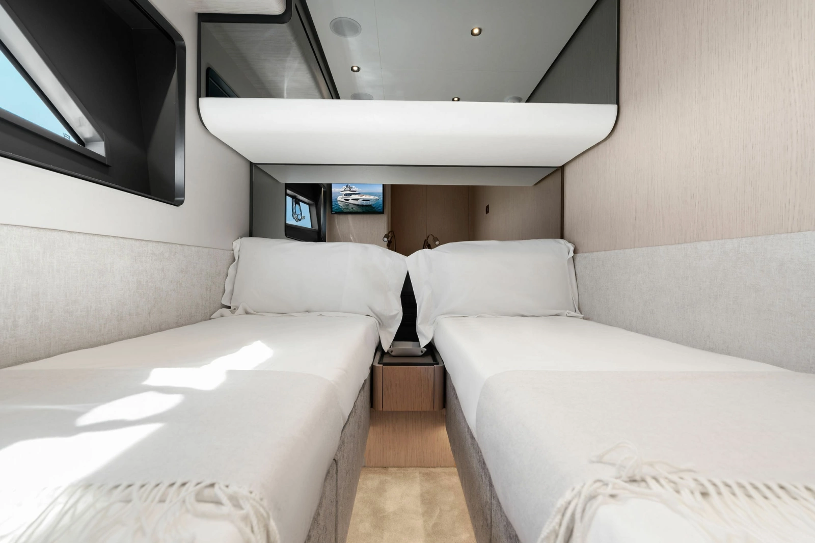 LENDAVA 58ft Ferretti Yachts Yacht For Sale