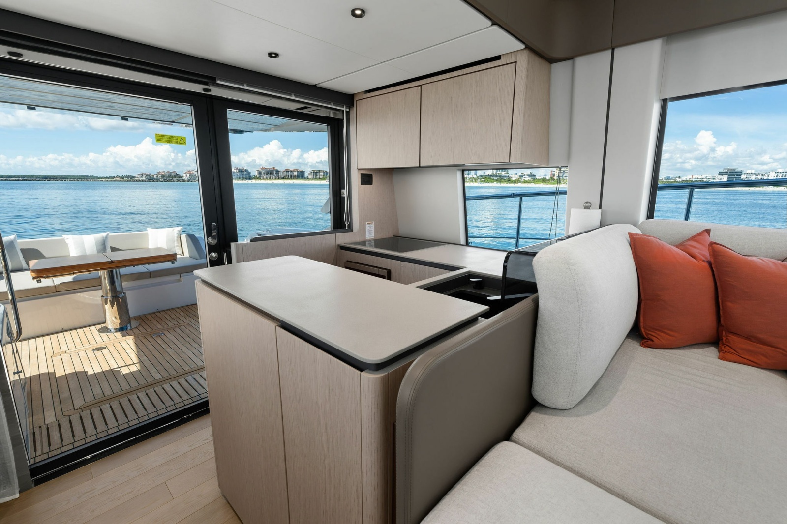 2025 Ferretti Yachts — LENDAVA