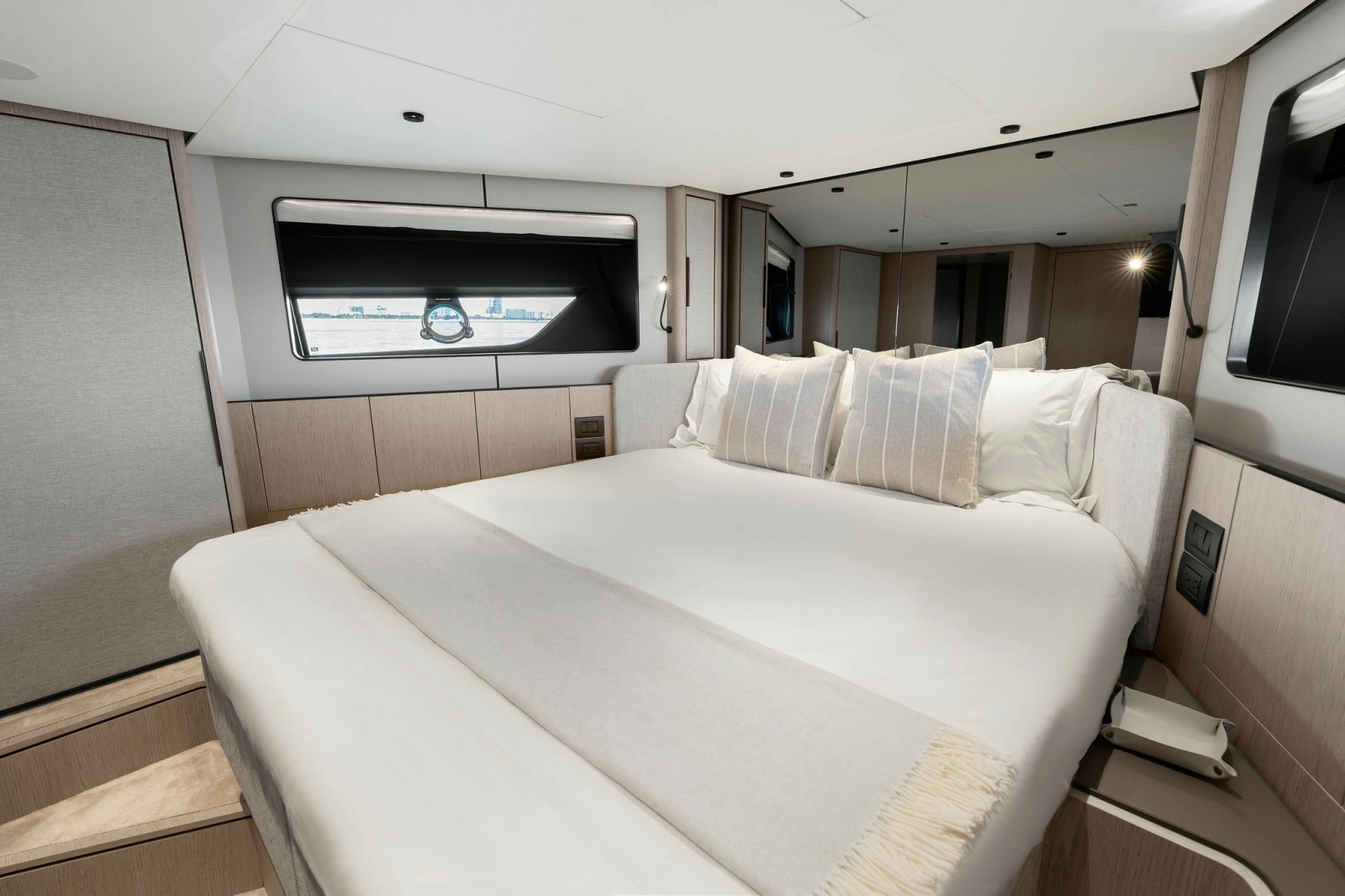 LENDAVA 58ft Ferretti Yachts Yacht For Sale