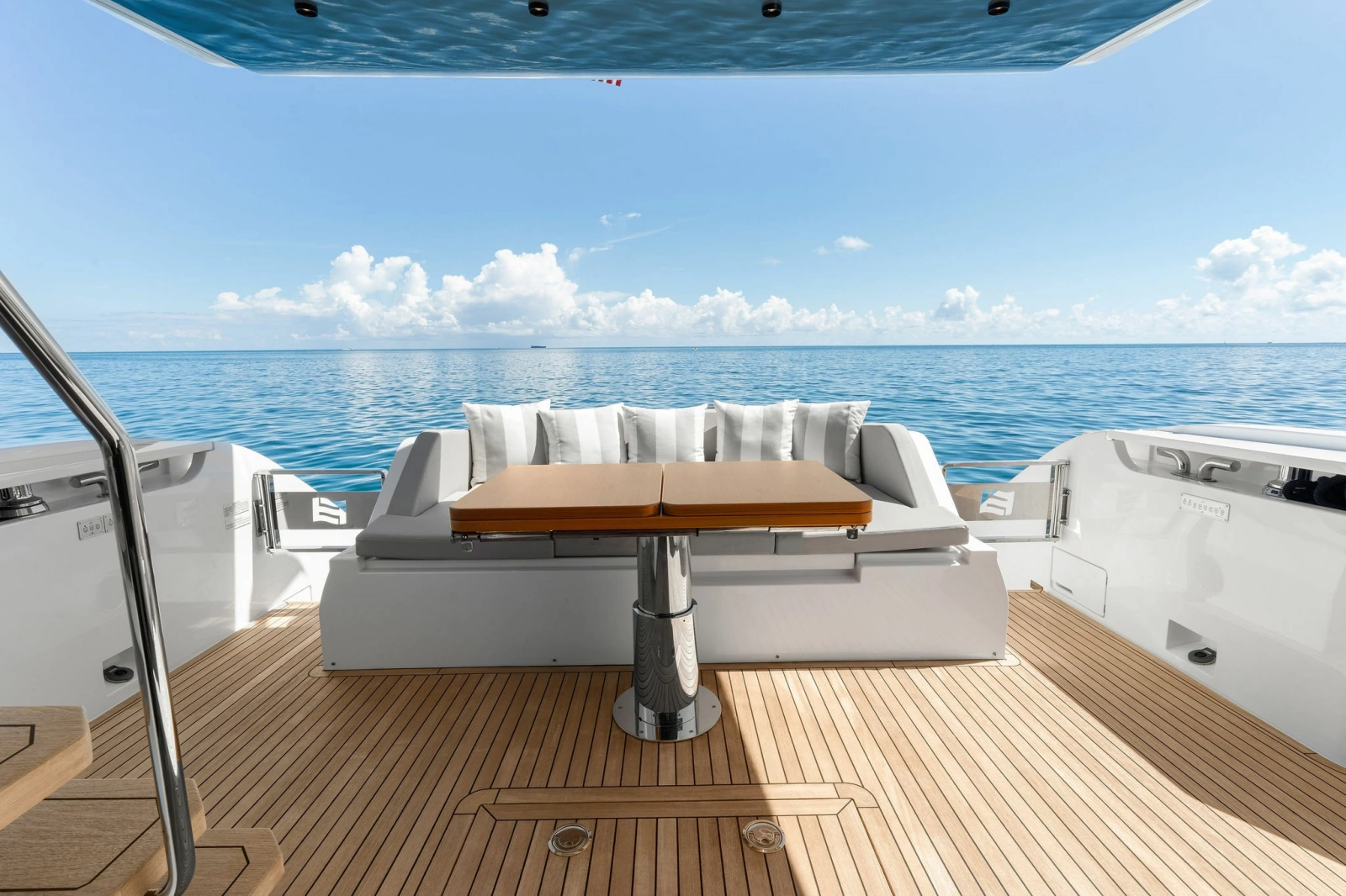 LENDAVA 58ft Ferretti Yachts Yacht For Sale