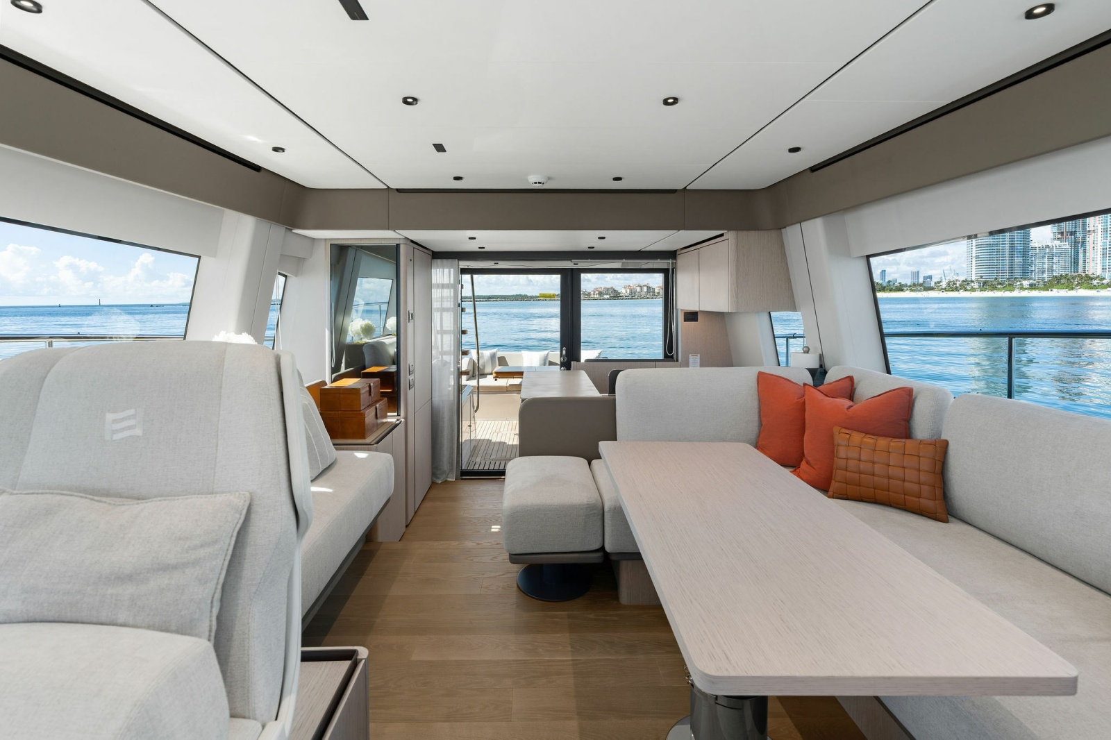 2025 Ferretti Yachts — LENDAVA