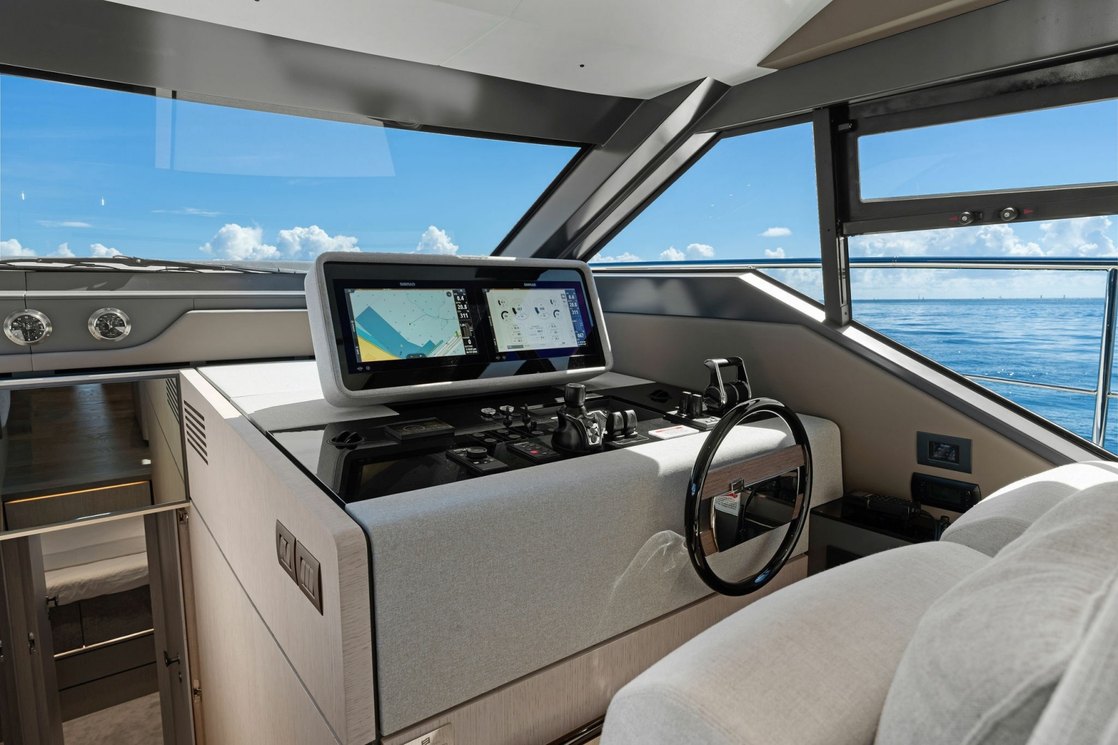 2025 Ferretti Yachts — LENDAVA