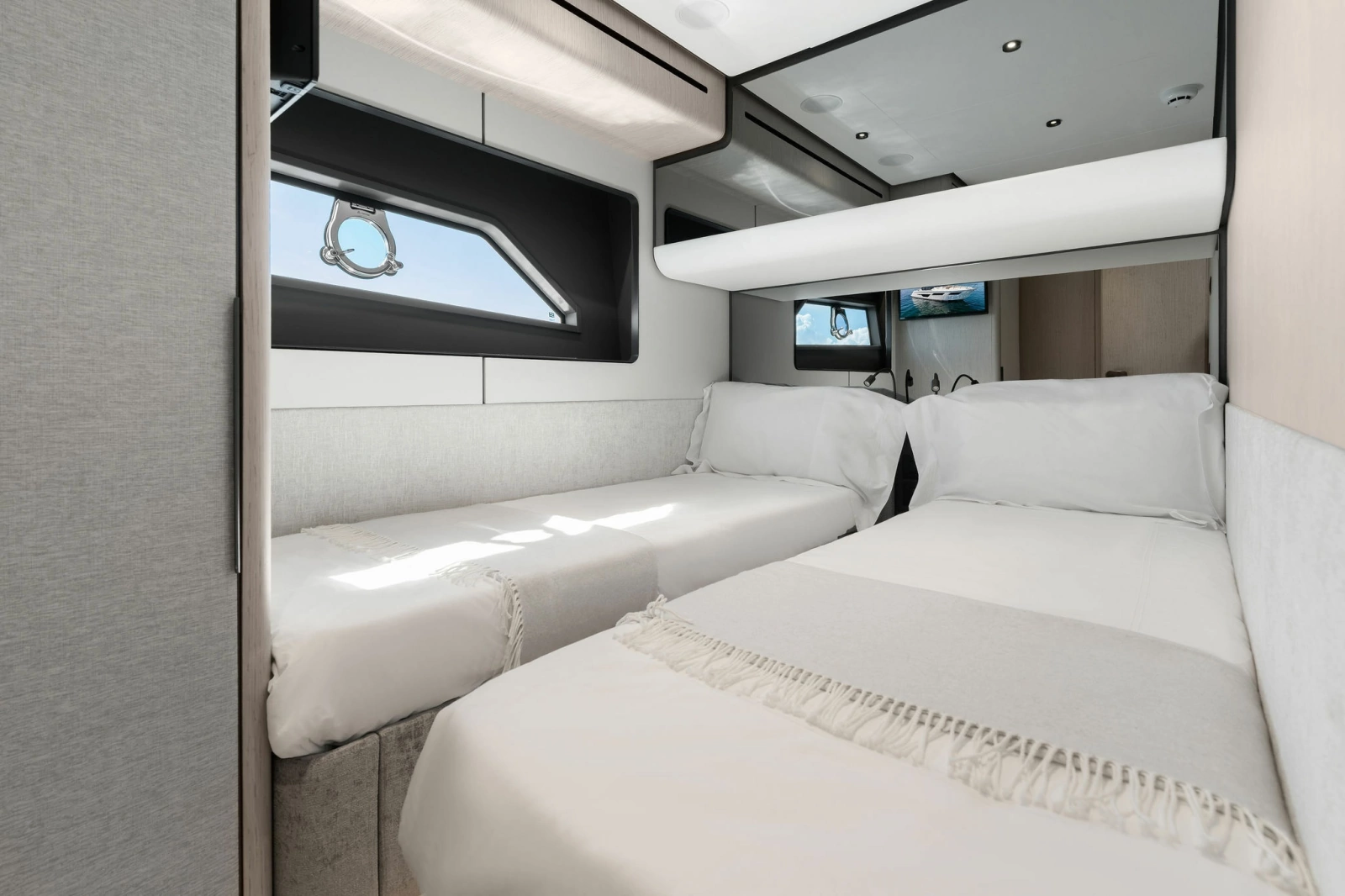 LENDAVA 58ft Ferretti Yachts Yacht For Sale
