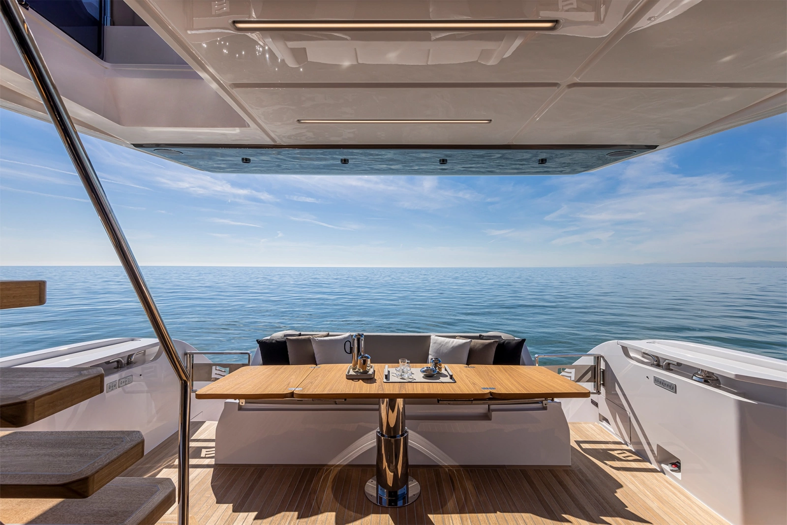 2025 Ferretti Yachts 