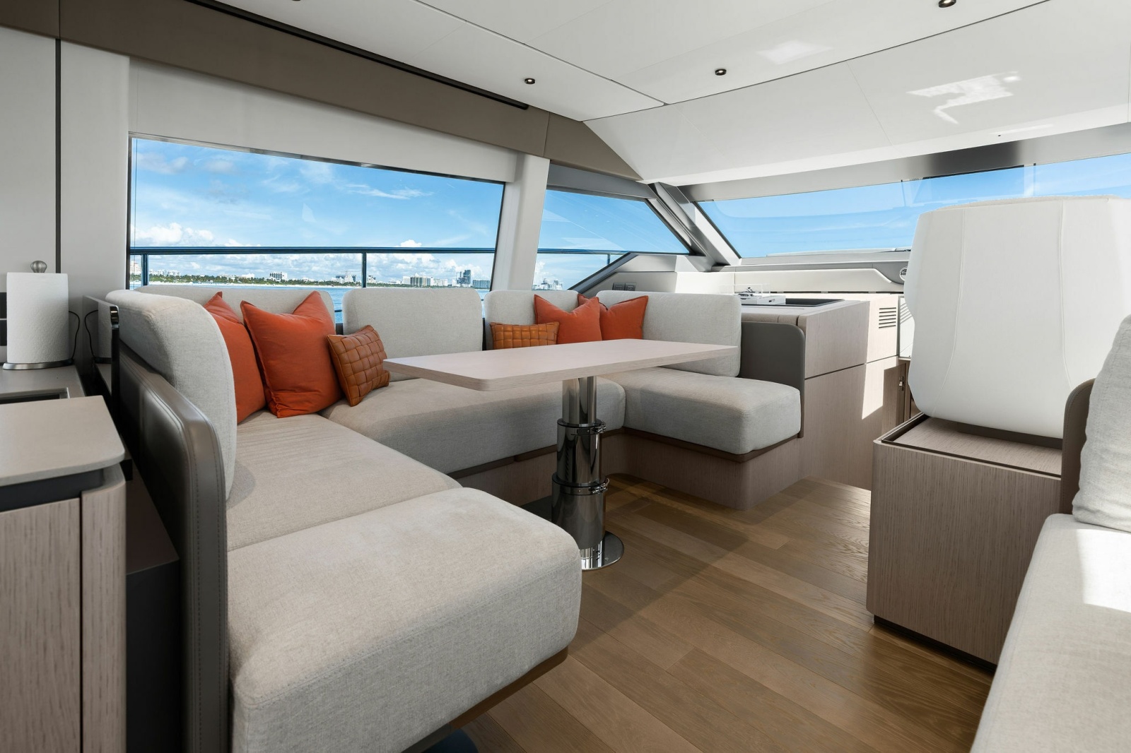 2025 Ferretti Yachts — LENDAVA