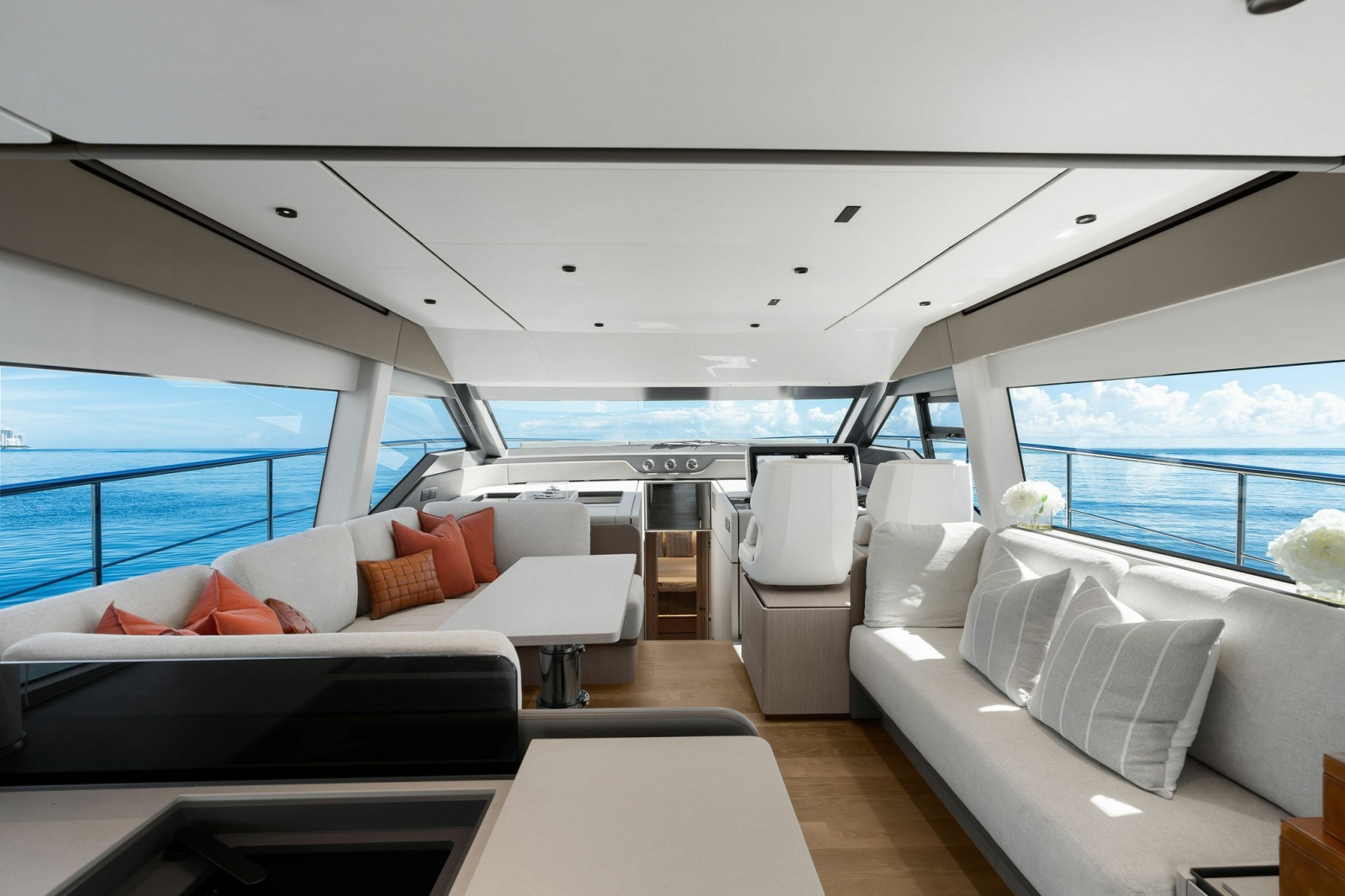 2025 Ferretti Yachts — LENDAVA