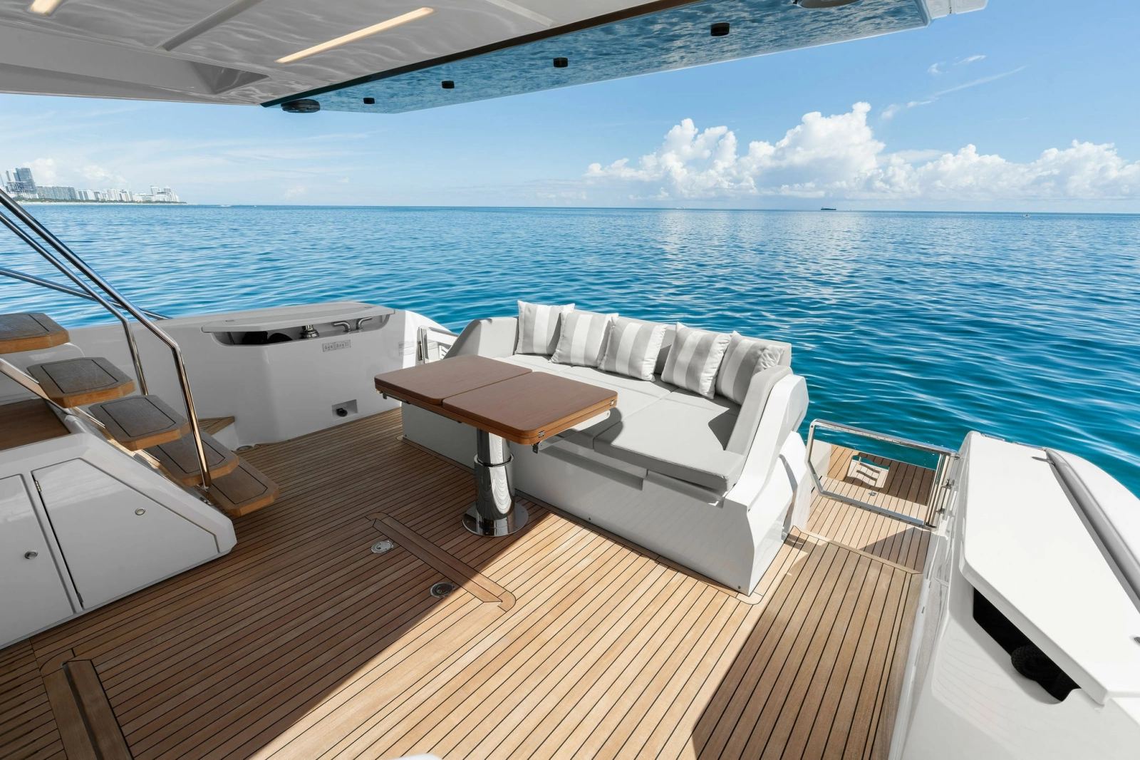 LENDAVA 58ft Ferretti Yachts Yacht For Sale