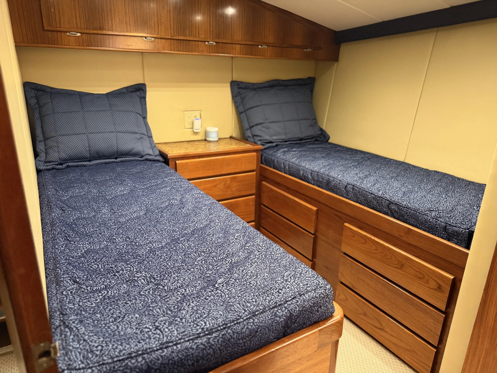 Cricket 50ft Hatteras Yacht For Sale