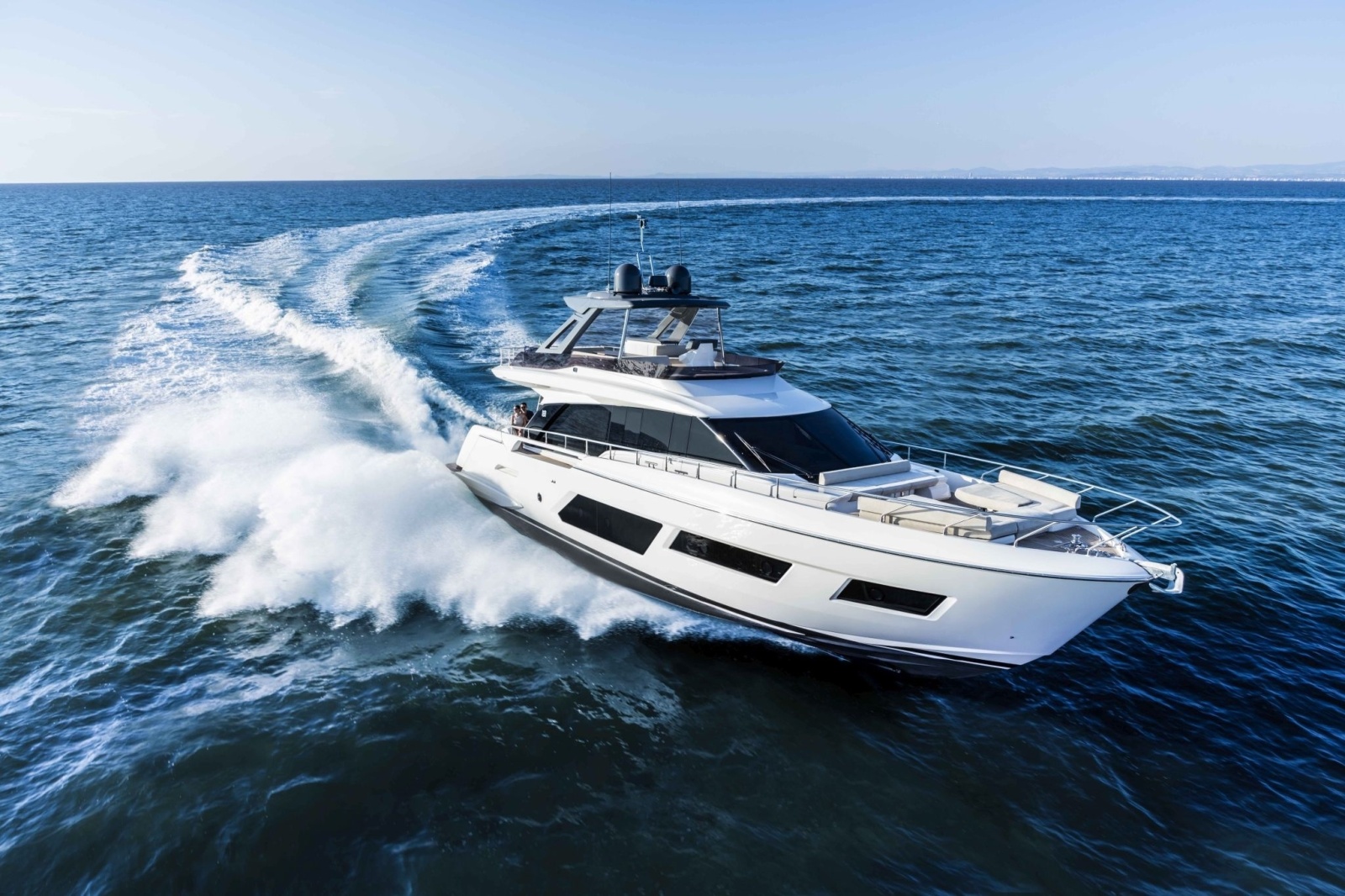 2026 Ferretti Yachts 670