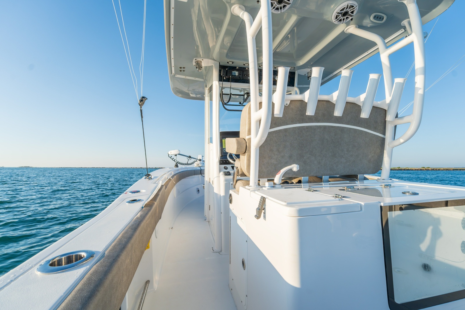 2026 Sea Hunt Gamefish 30CB