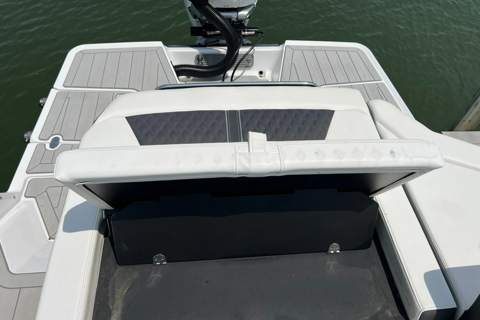 27ft Monterey Yacht For Sale