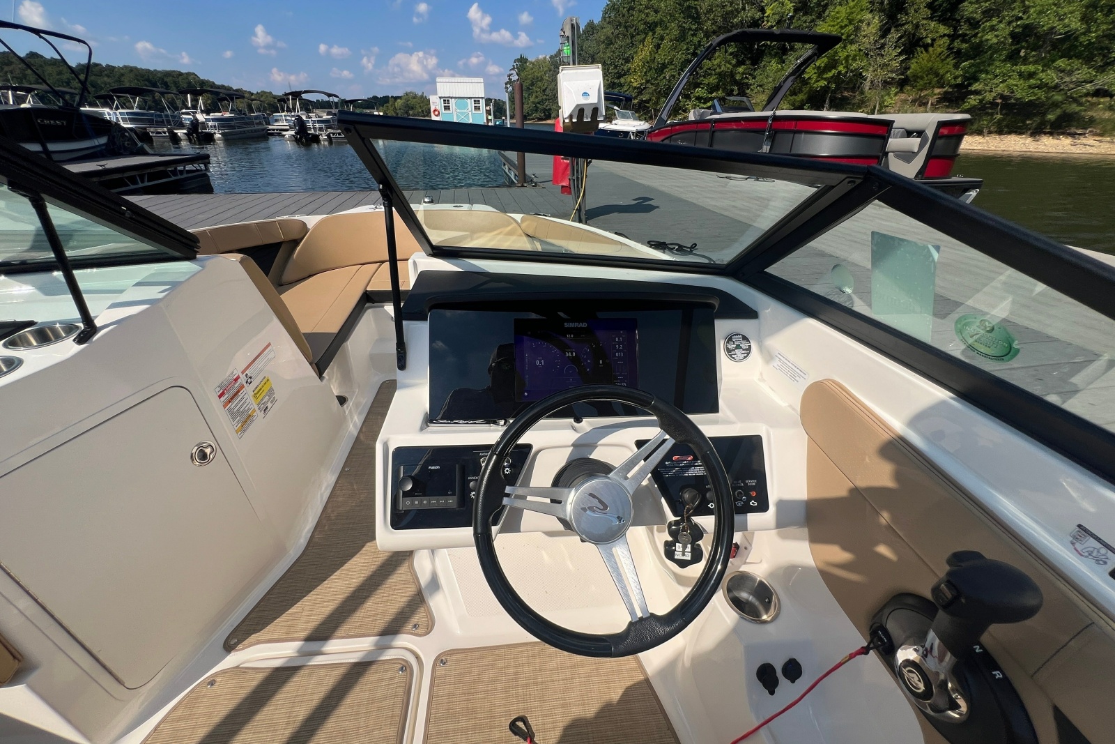 2022 Sea Ray SPX 210