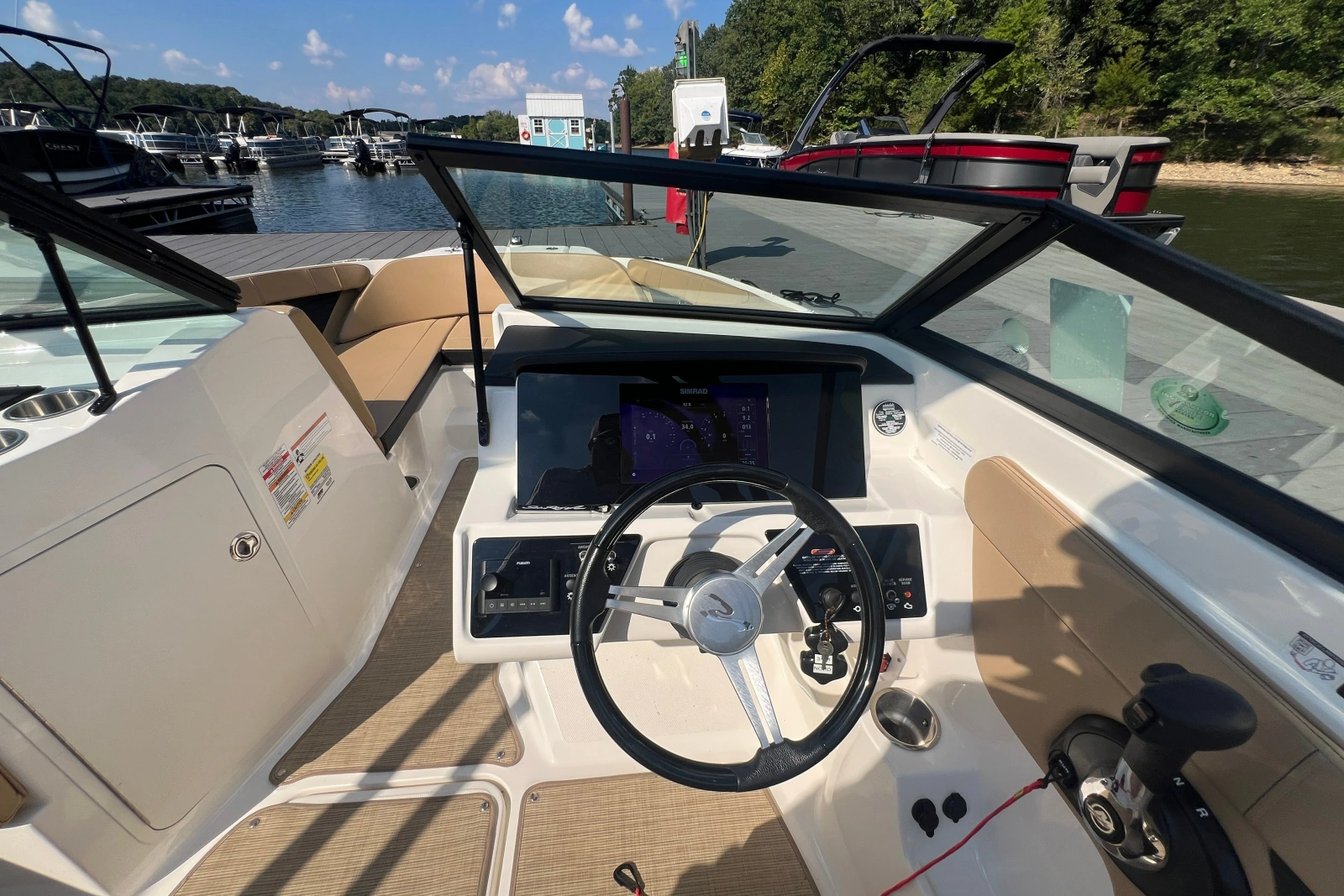 2022 Sea Ray SPX 210