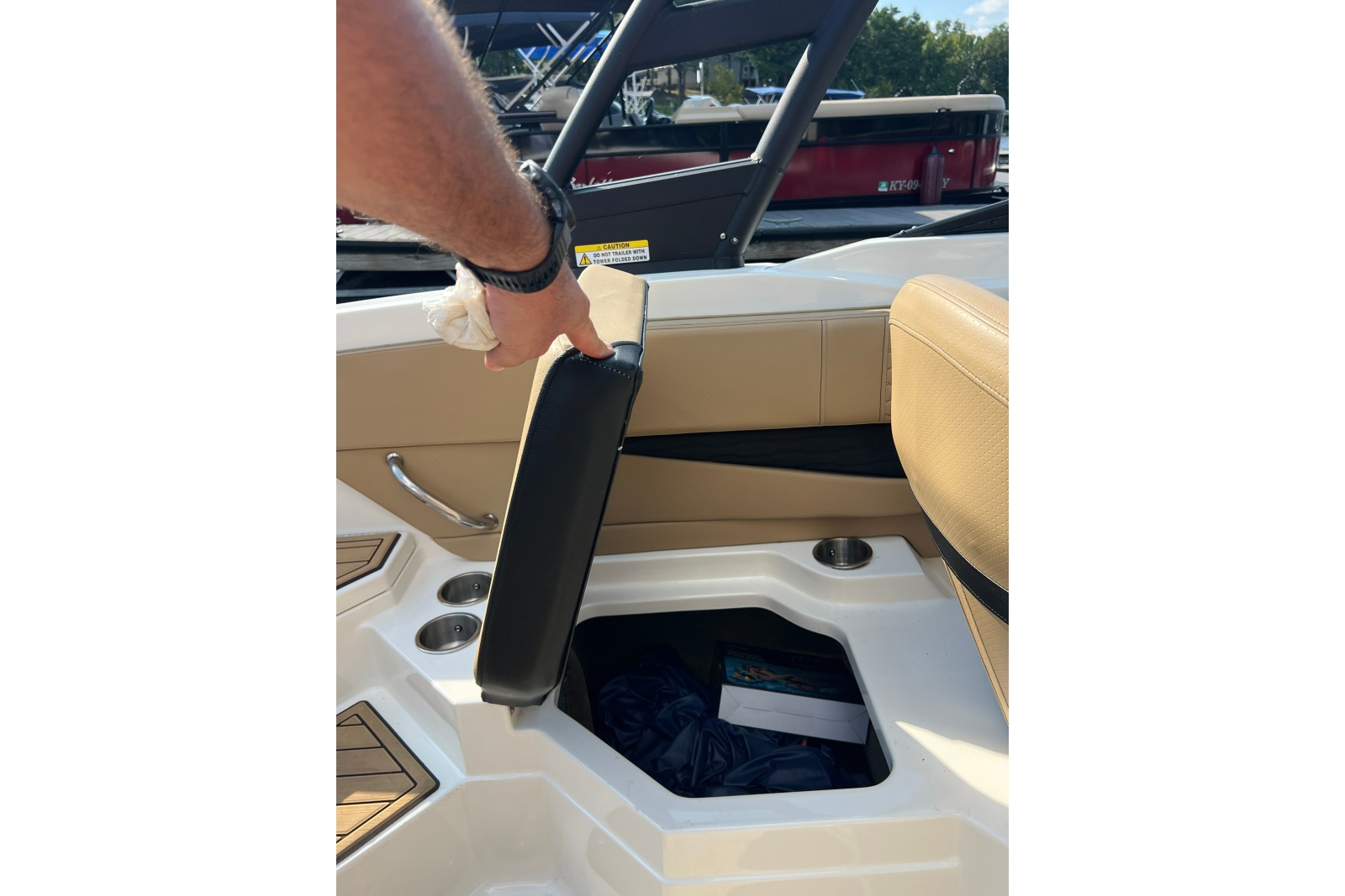 2022 Sea Ray SPX 210