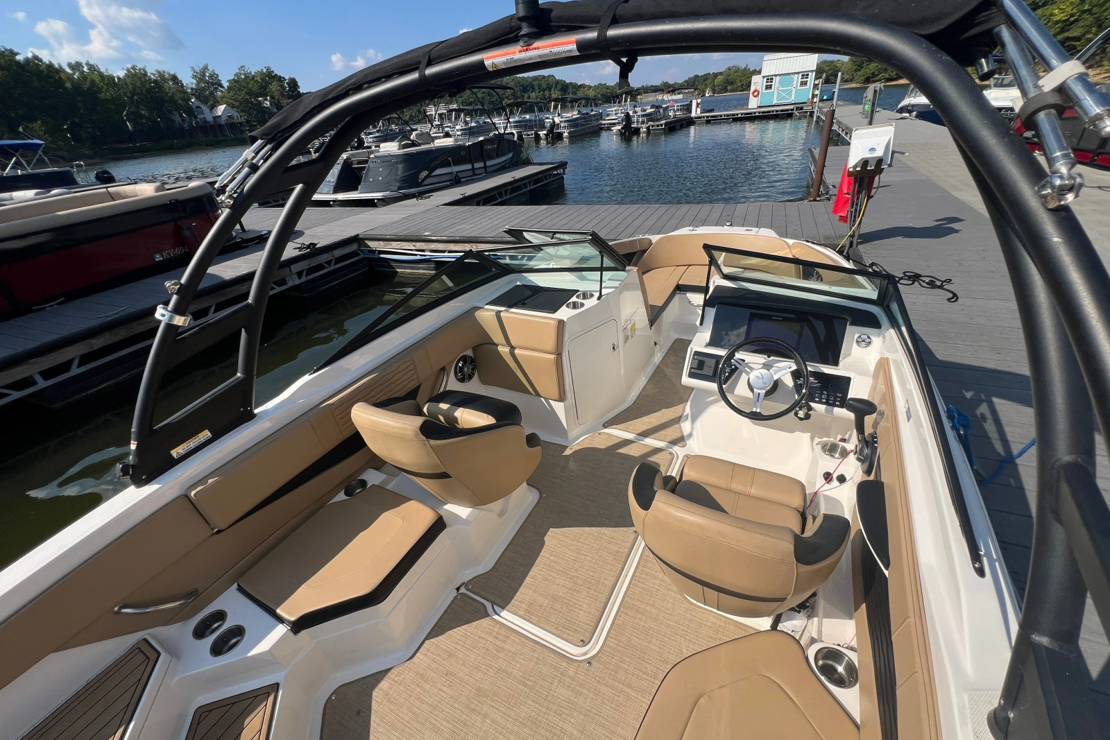 2022 Sea Ray SPX 210