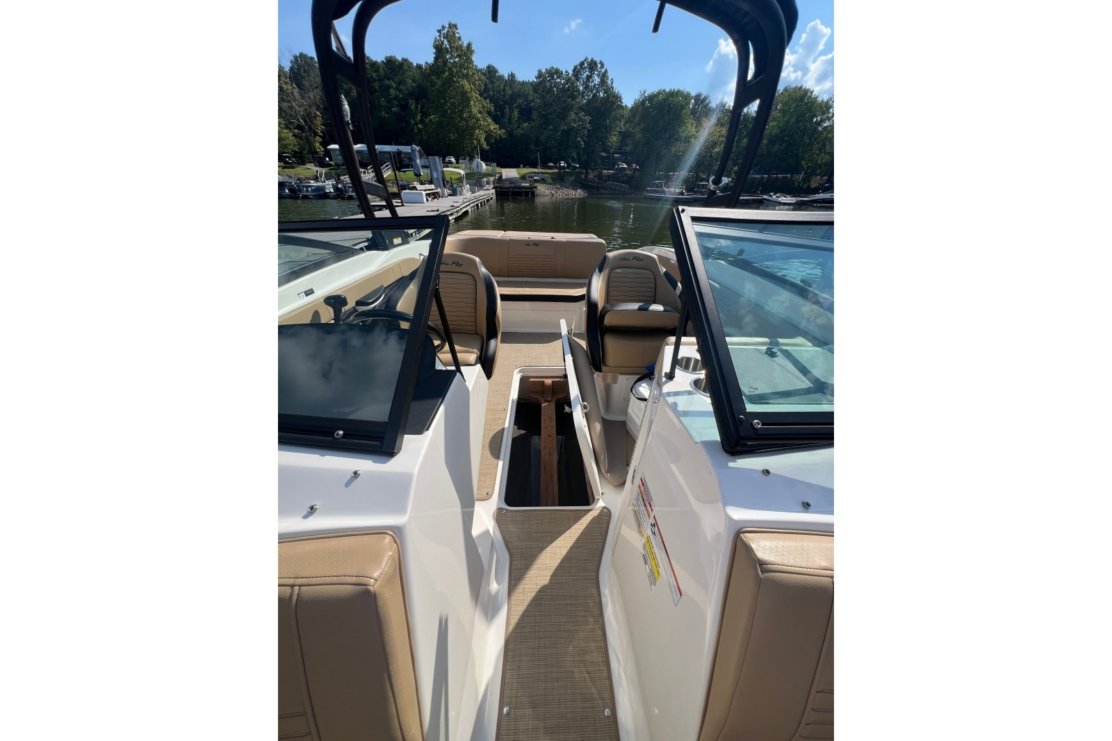 2022 Sea Ray SPX 210