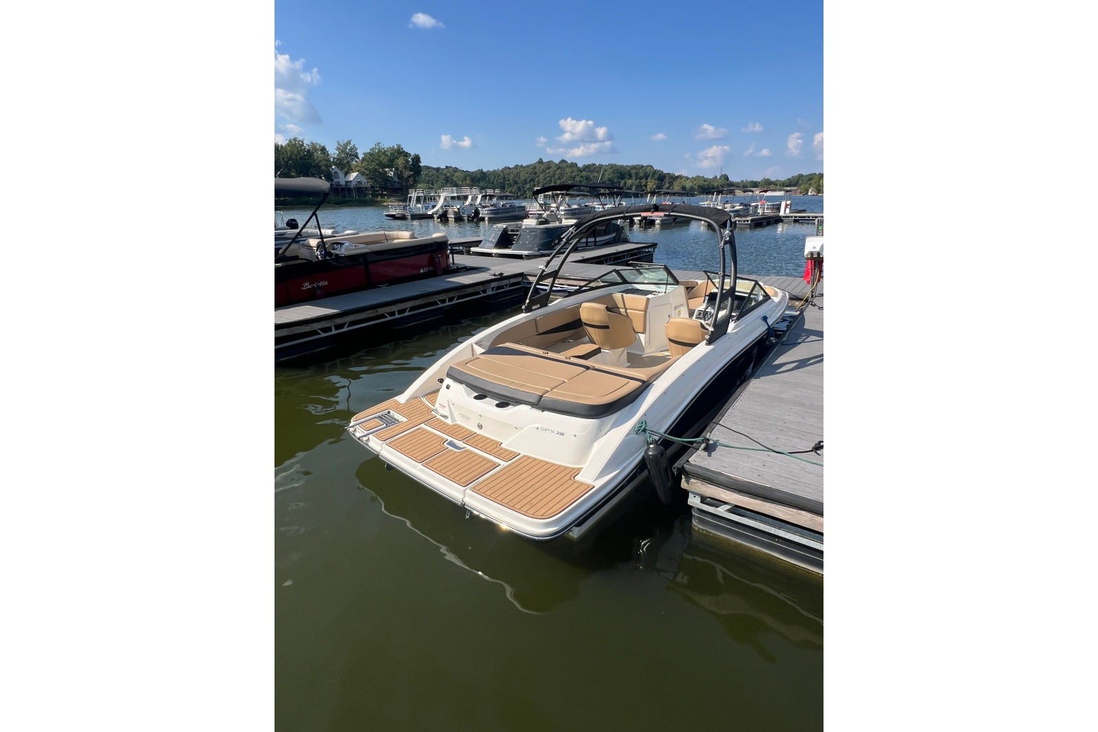 2022 Sea Ray SPX 210