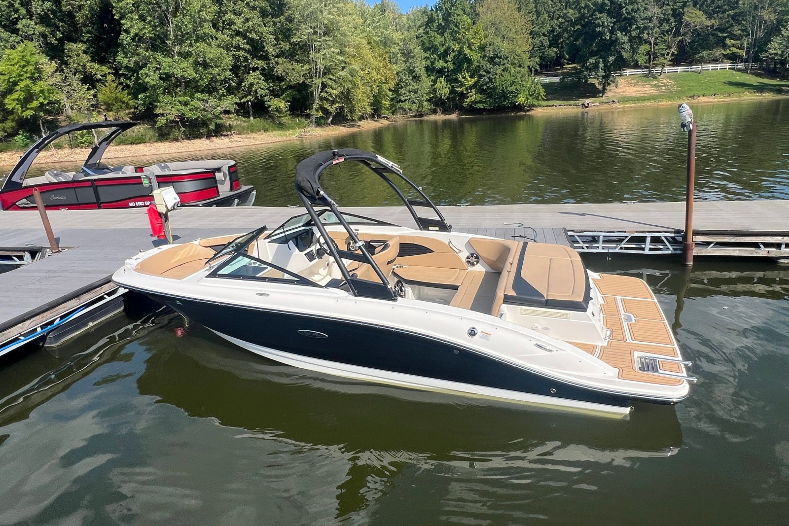 2022 Sea Ray SPX 210