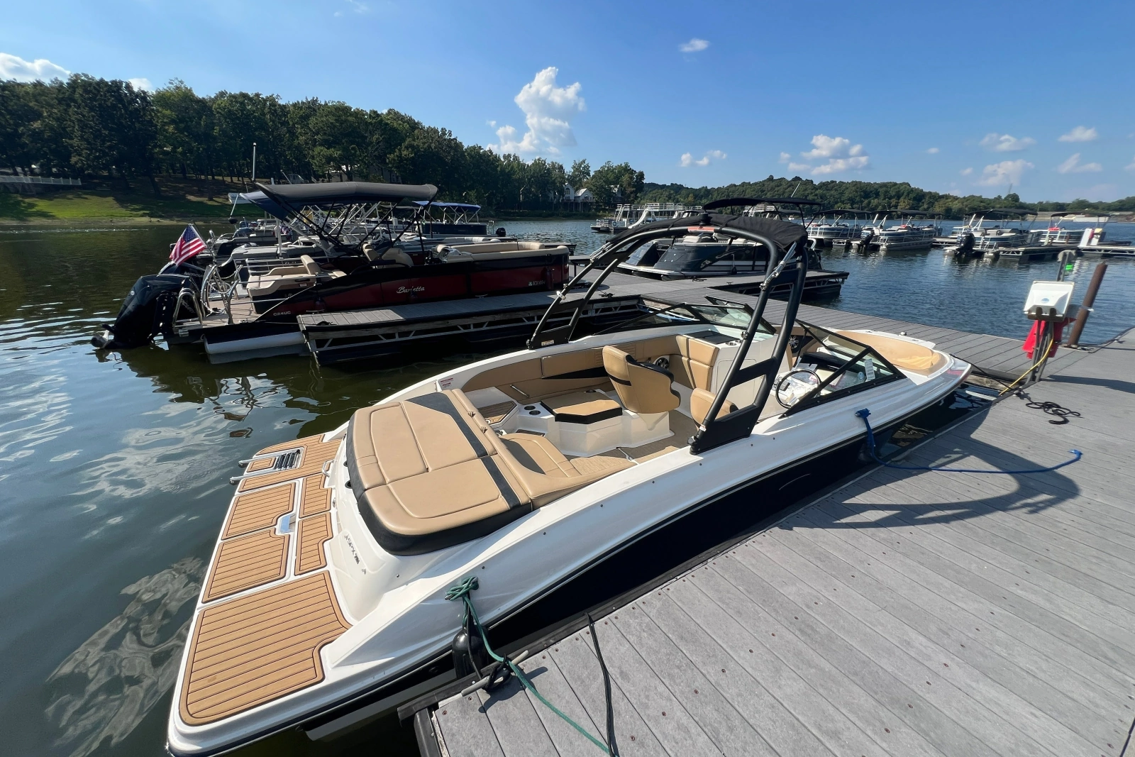 2022 Sea Ray SPX 210