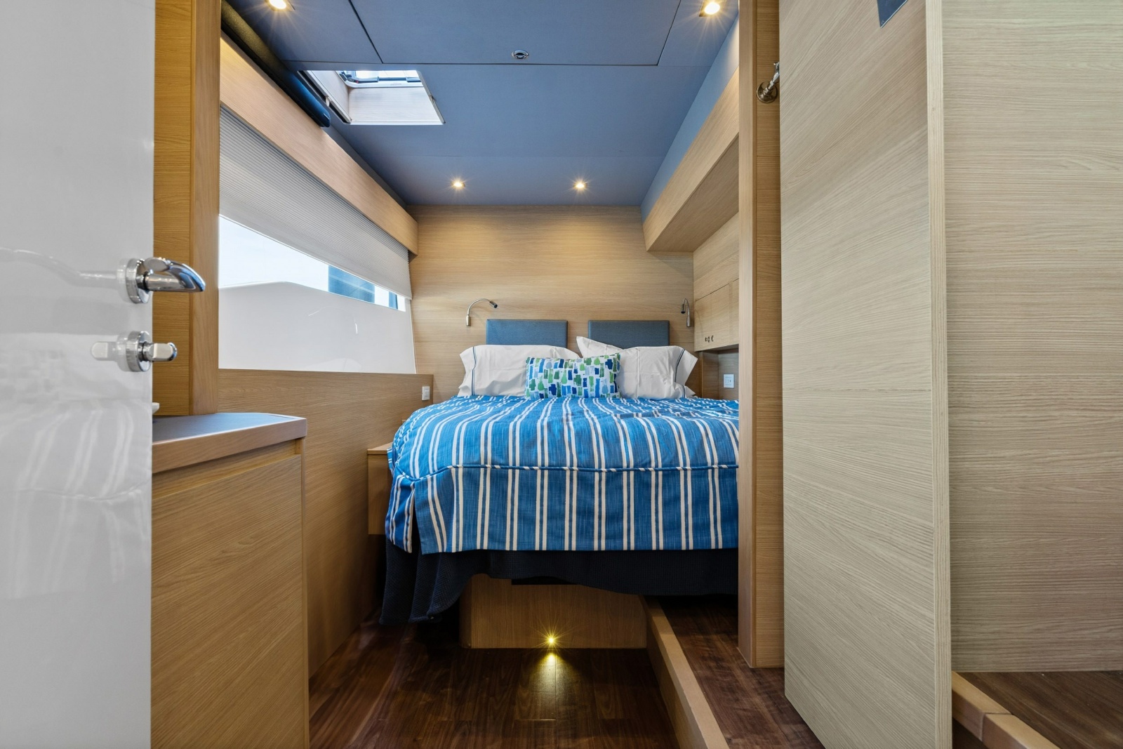 2021 Aquila 54 Yacht