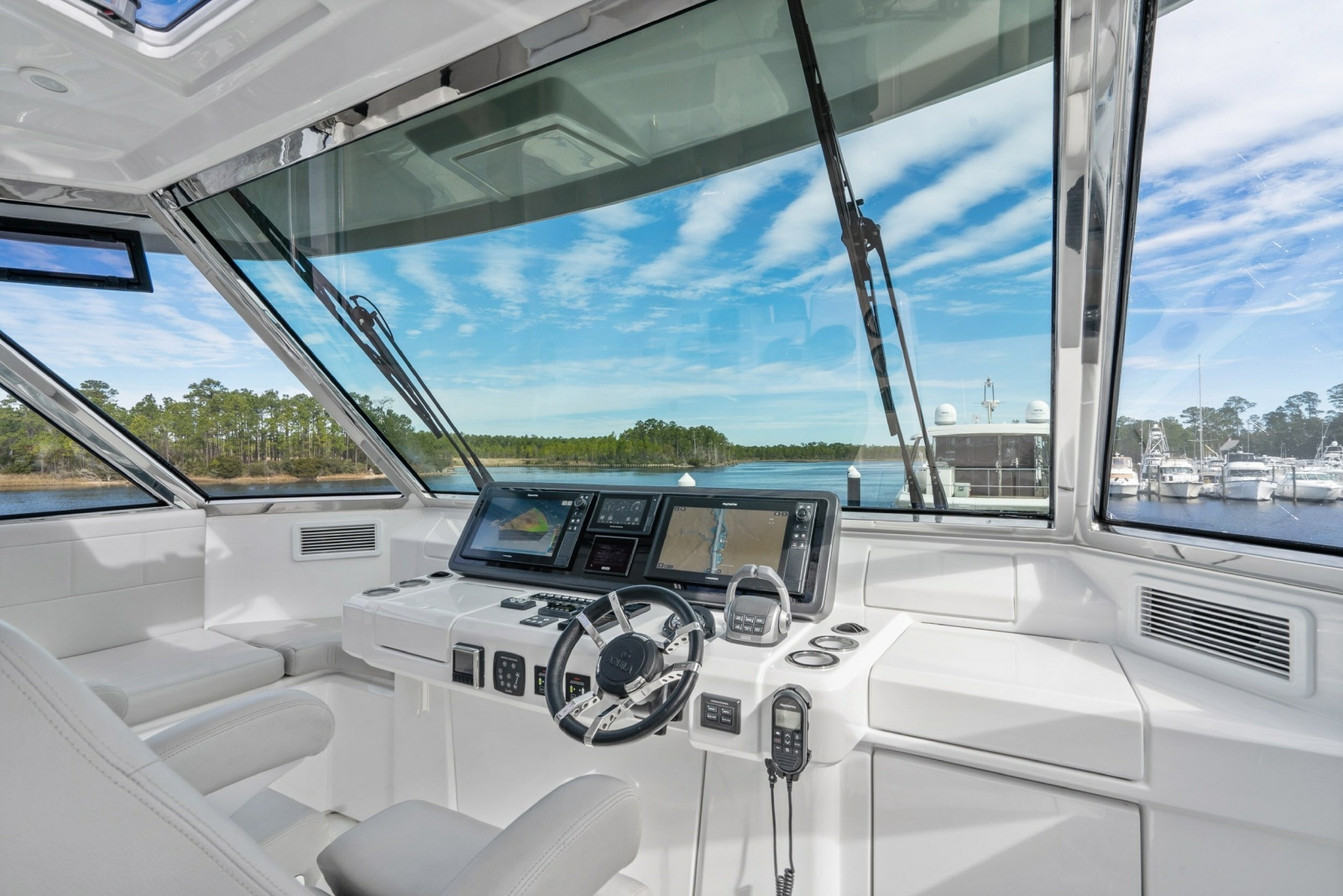 2021 Aquila 54 Yacht