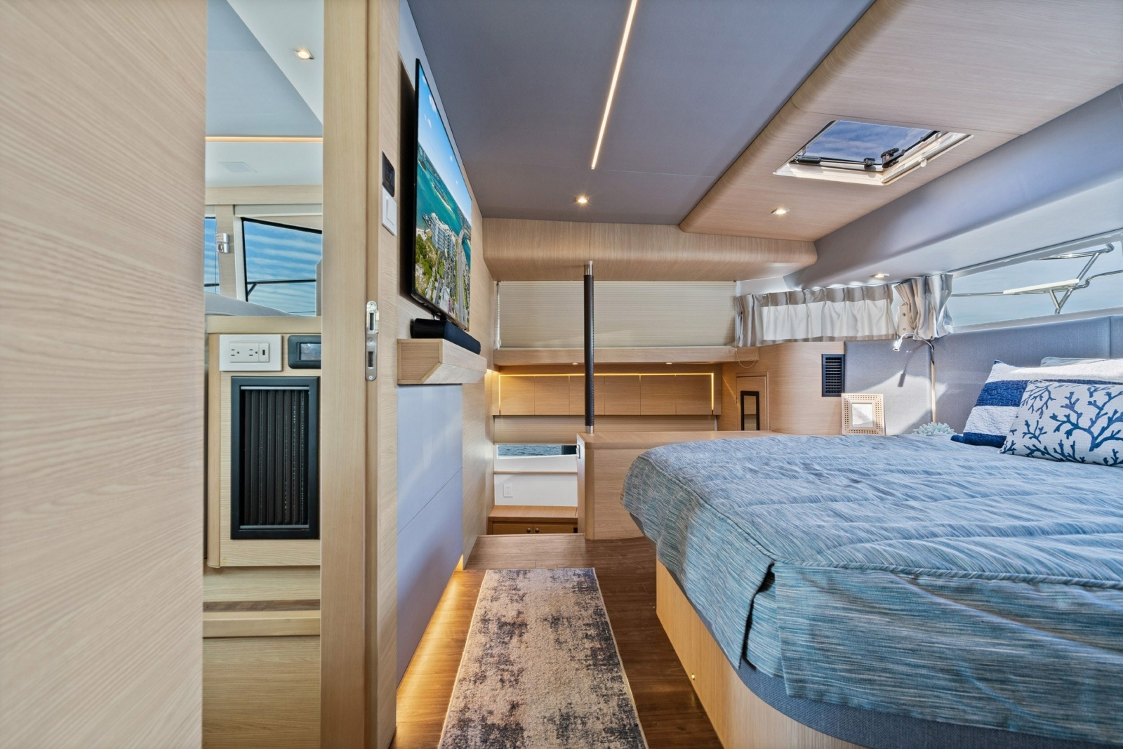 2021 Aquila 54 Yacht