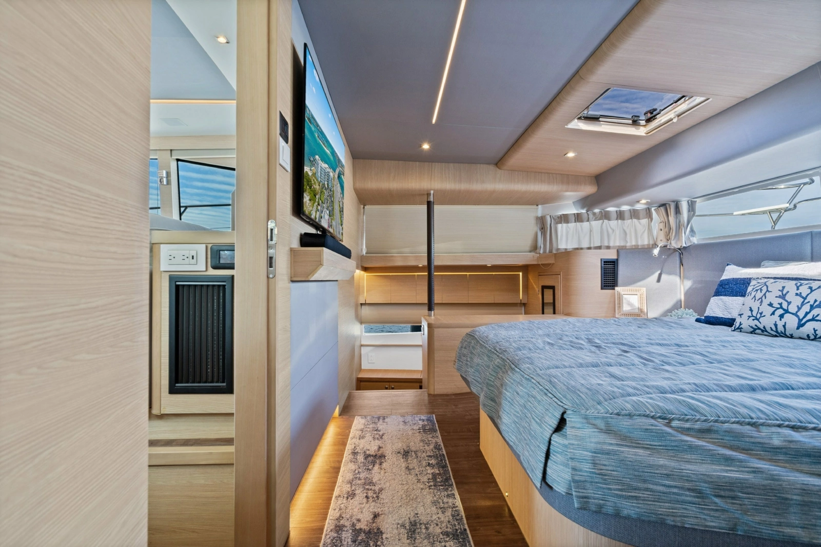 2021 Aquila 54 Yacht