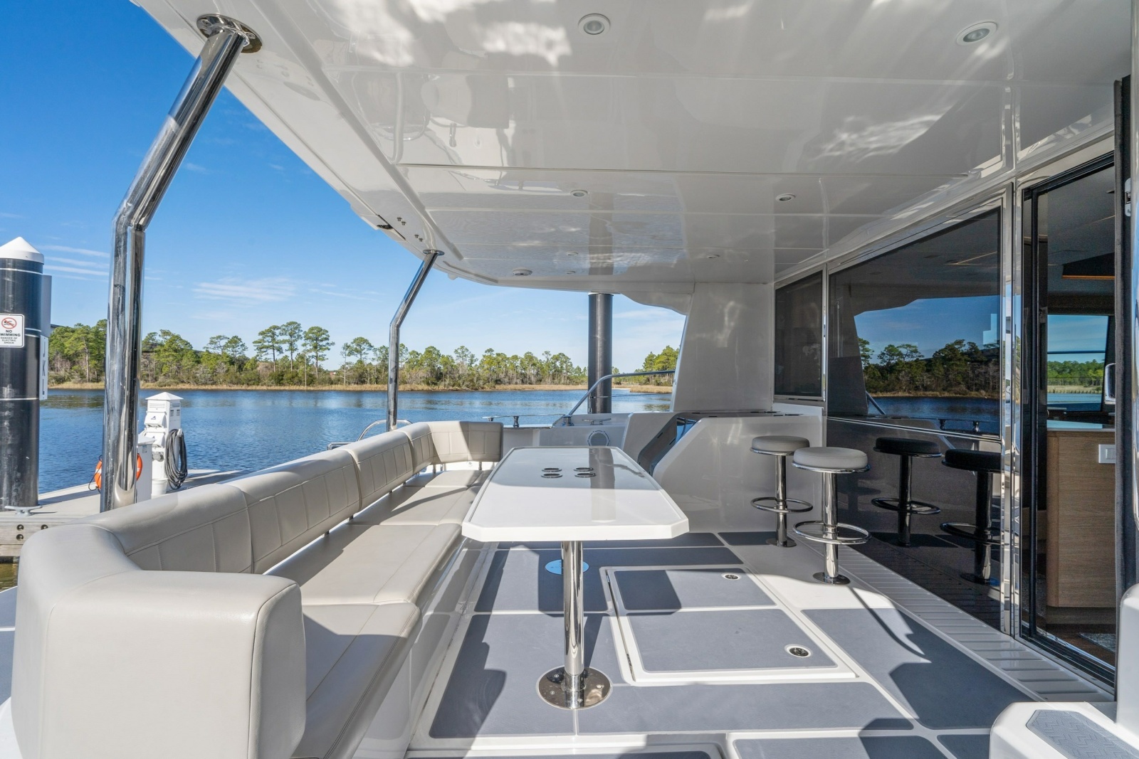 2021 Aquila 54 Yacht
