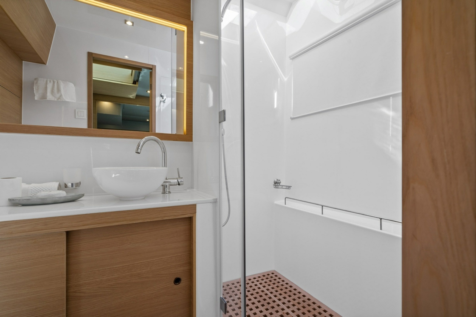 2021 Aquila 54 Yacht