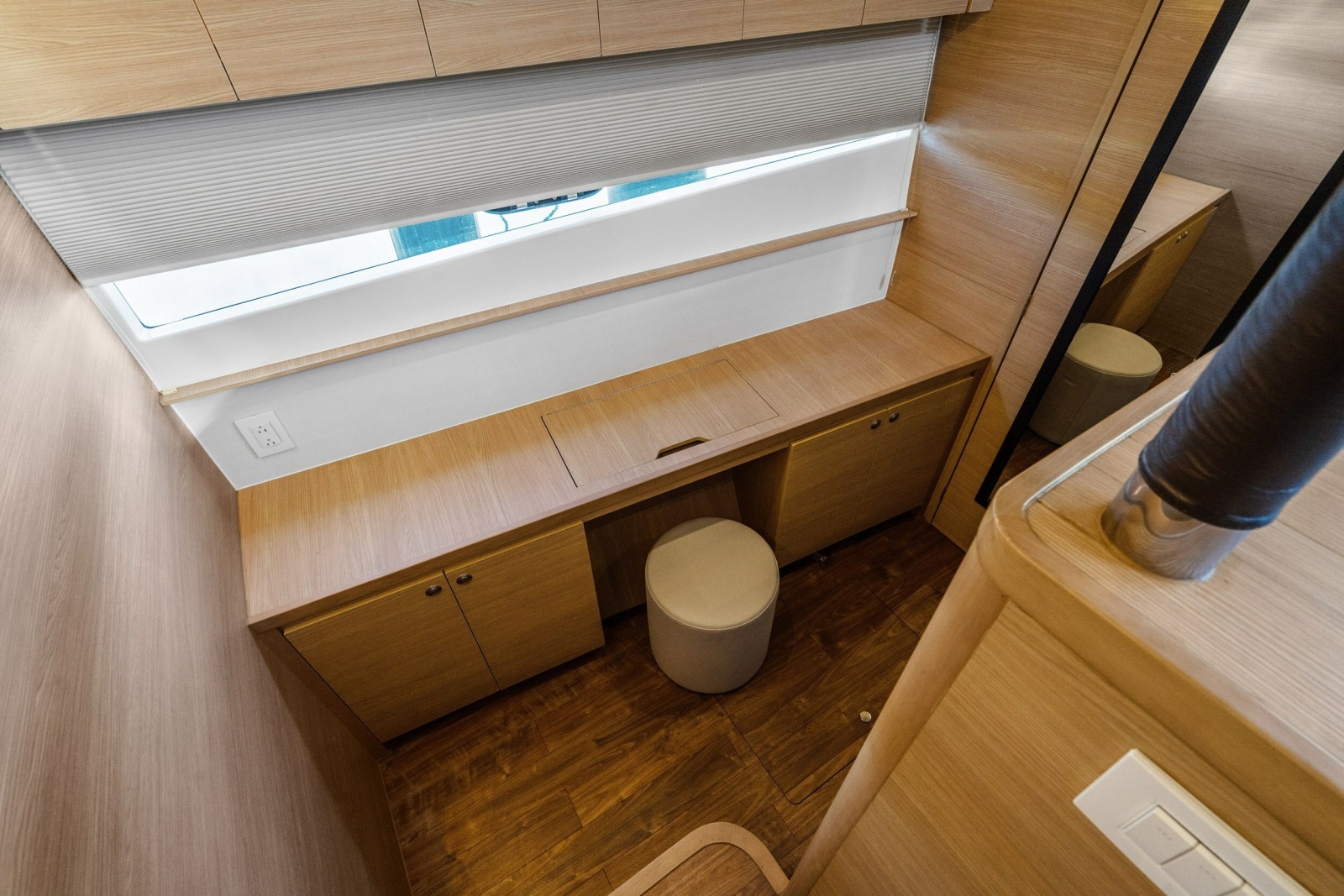 2021 Aquila 54 Yacht