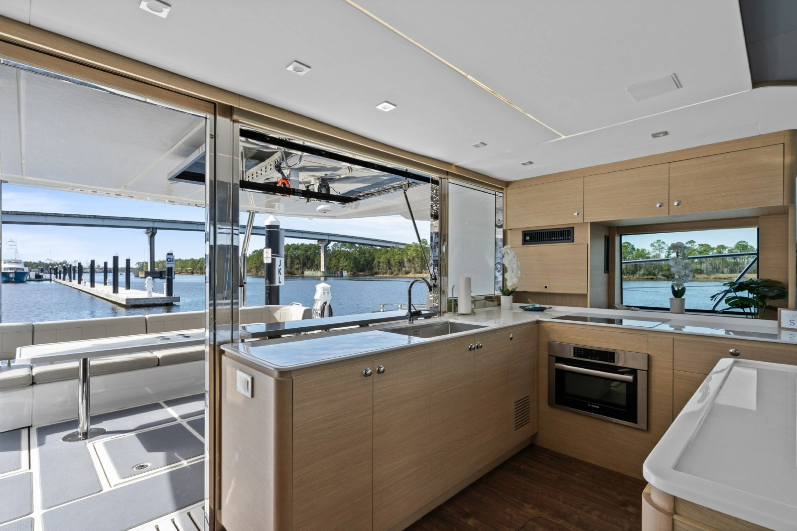 2021 Aquila 54 Yacht