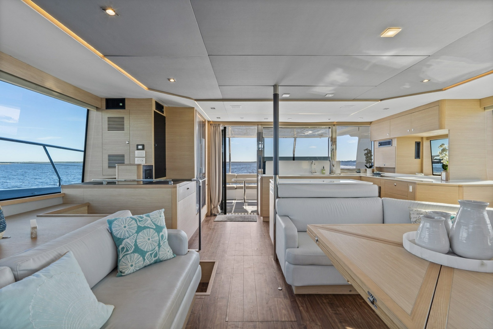 2021 Aquila 54 Yacht