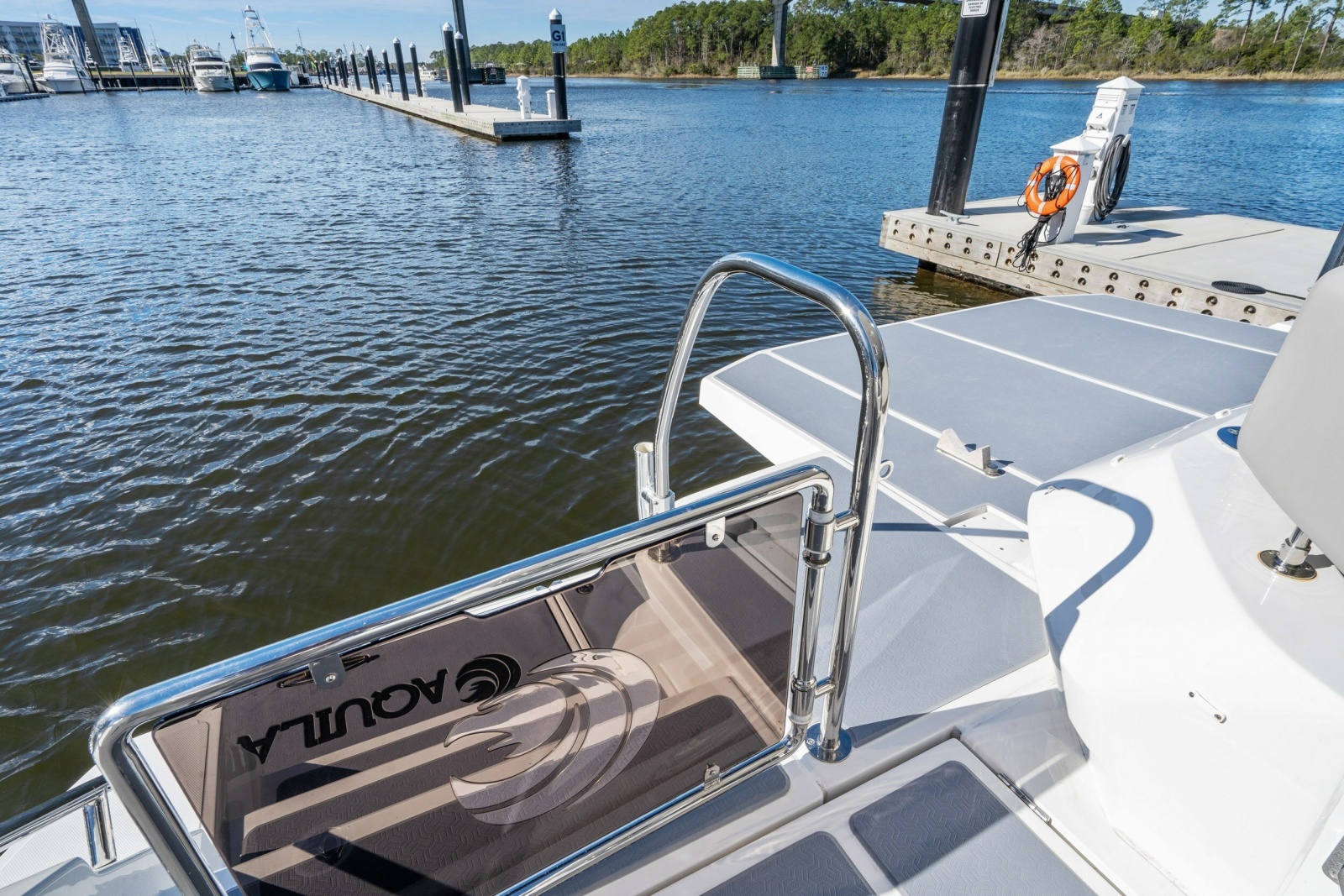 2021 Aquila 54 Yacht
