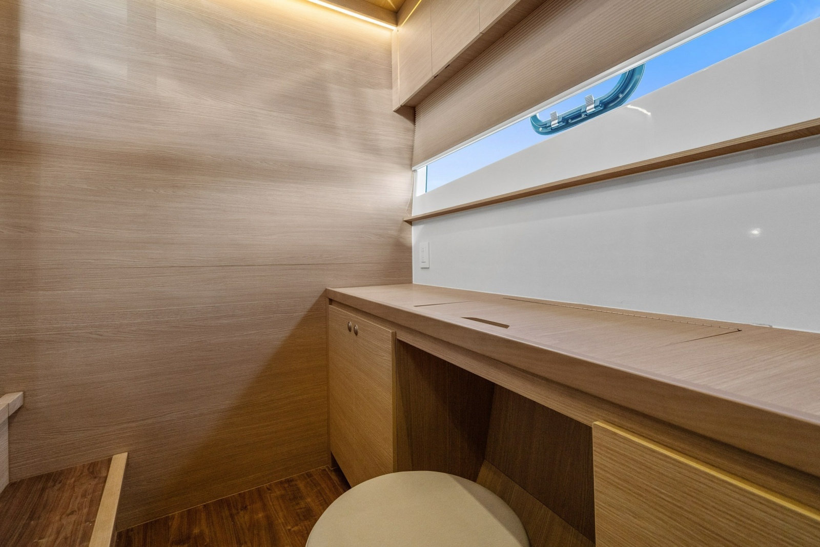 2021 Aquila 54 Yacht