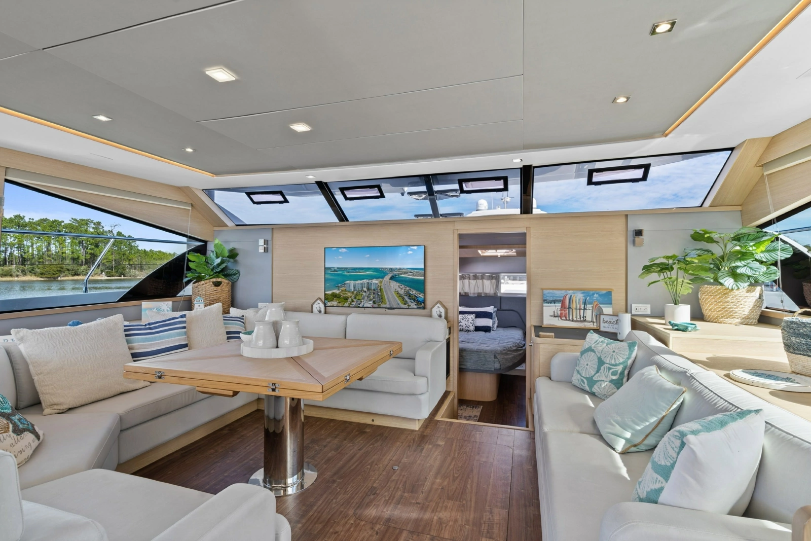 2021 Aquila 54 Yacht