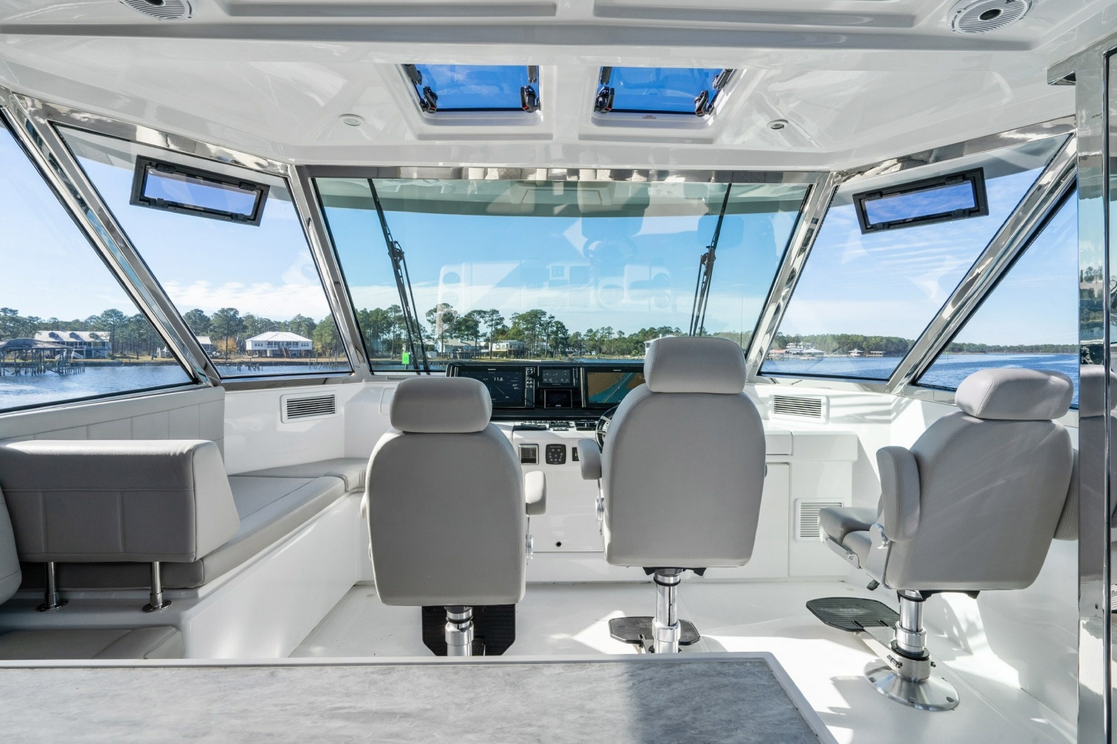 2021 Aquila 54 Yacht