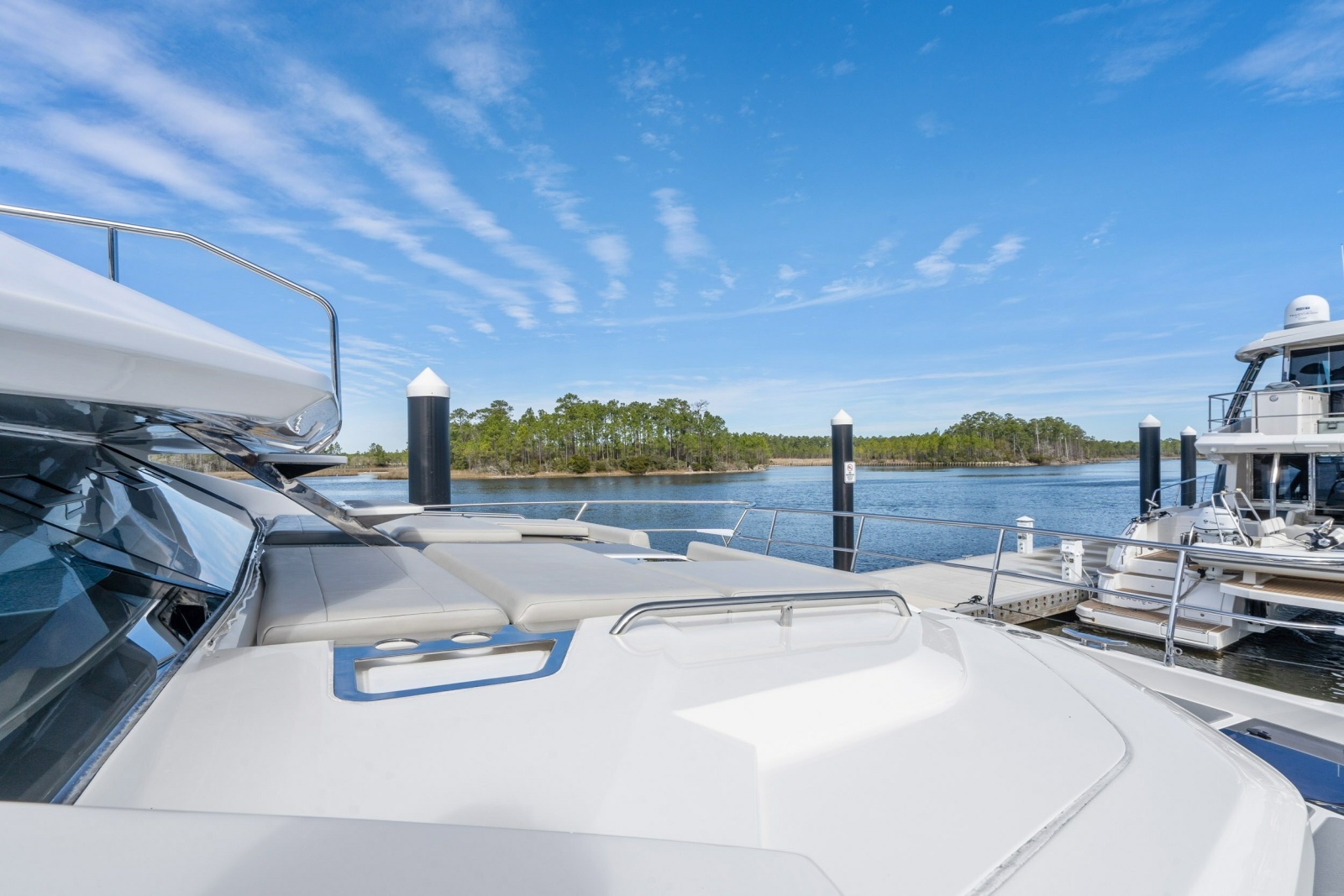2021 Aquila 54 Yacht