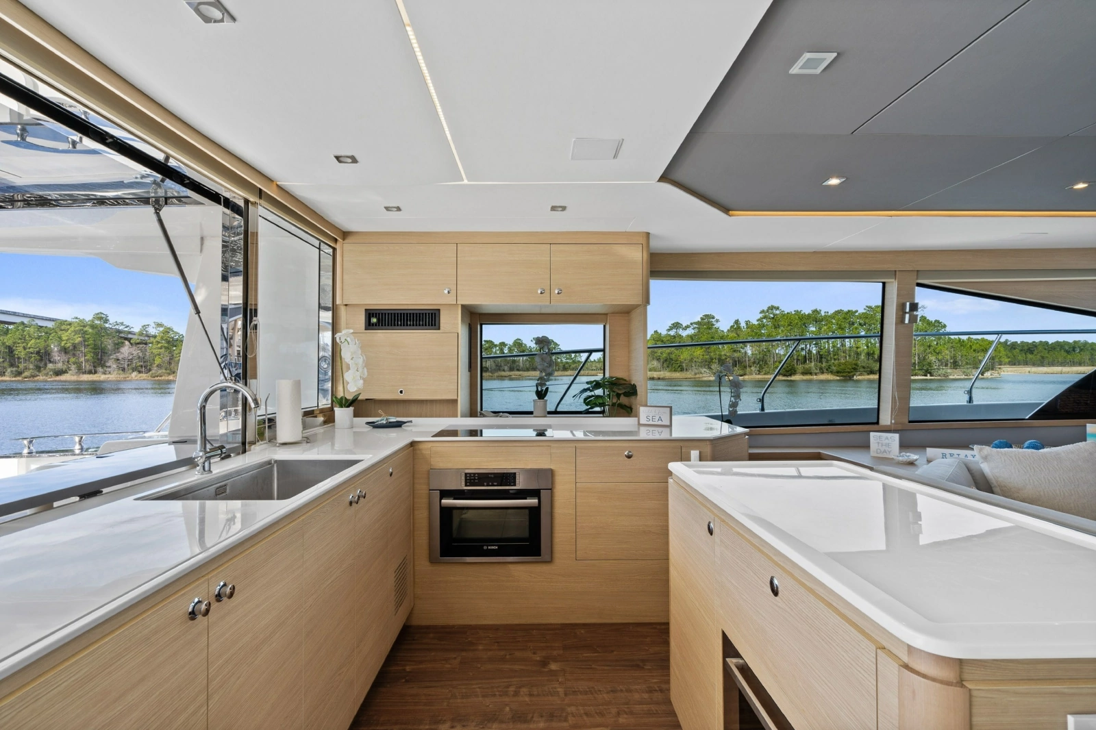 2021 Aquila 54 Yacht