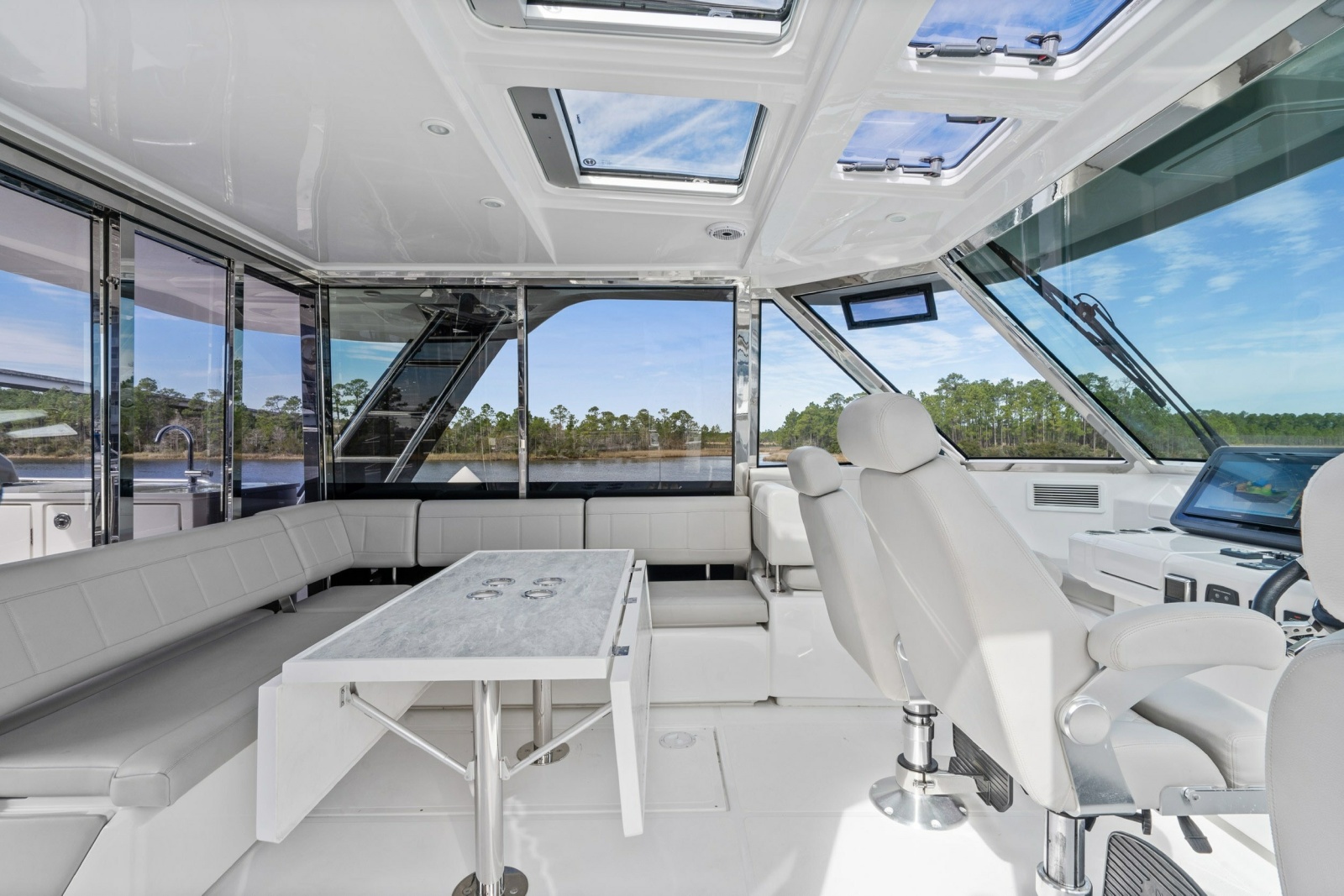 2021 Aquila 54 Yacht