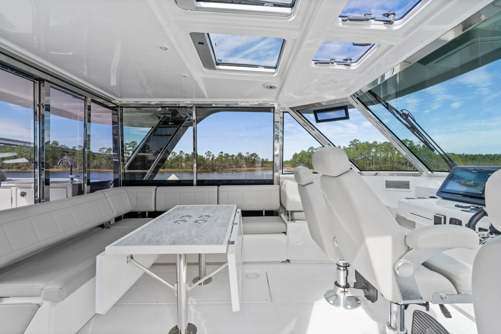 2021 Aquila 54 Yacht