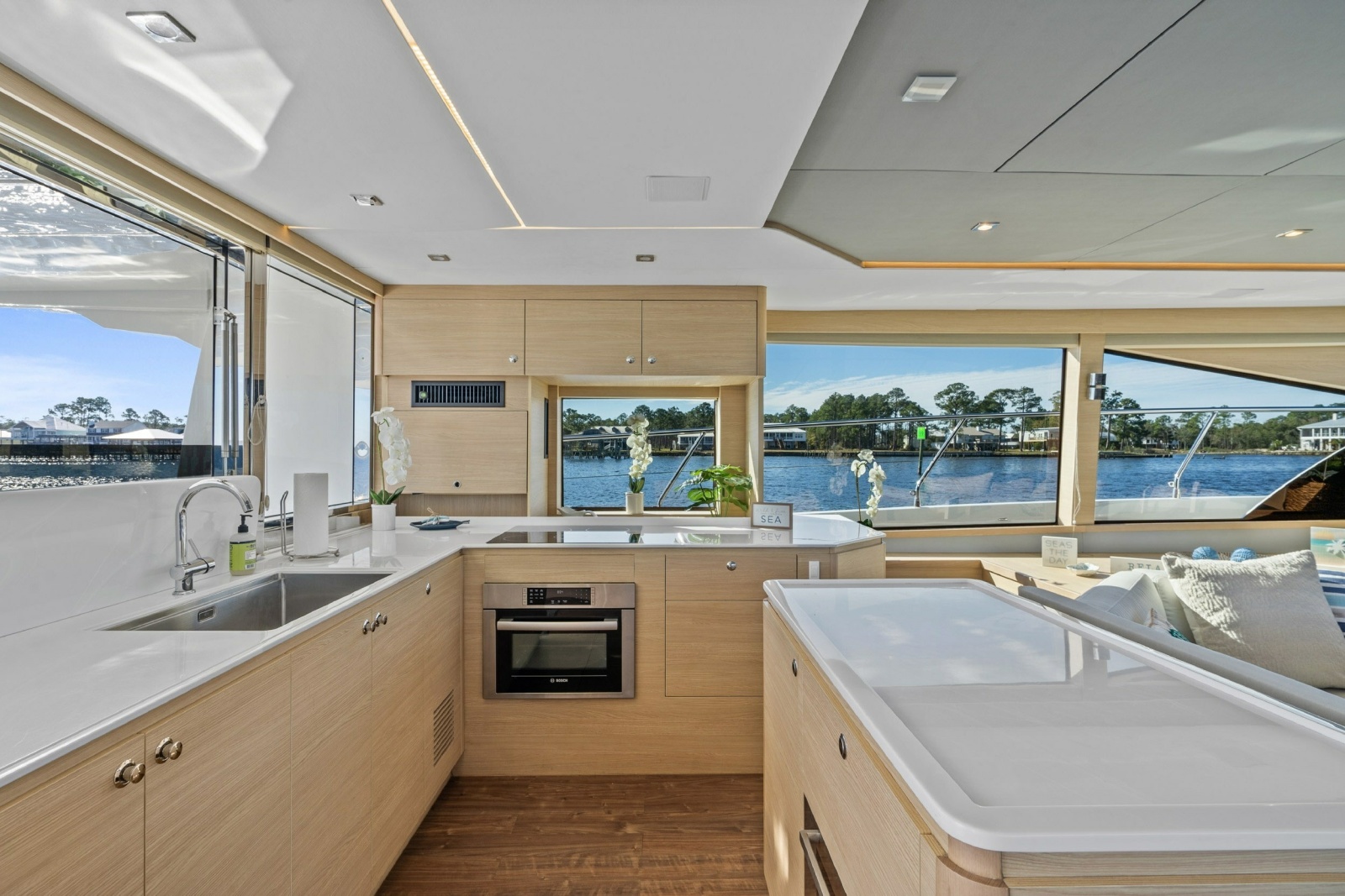 2021 Aquila 54 Yacht