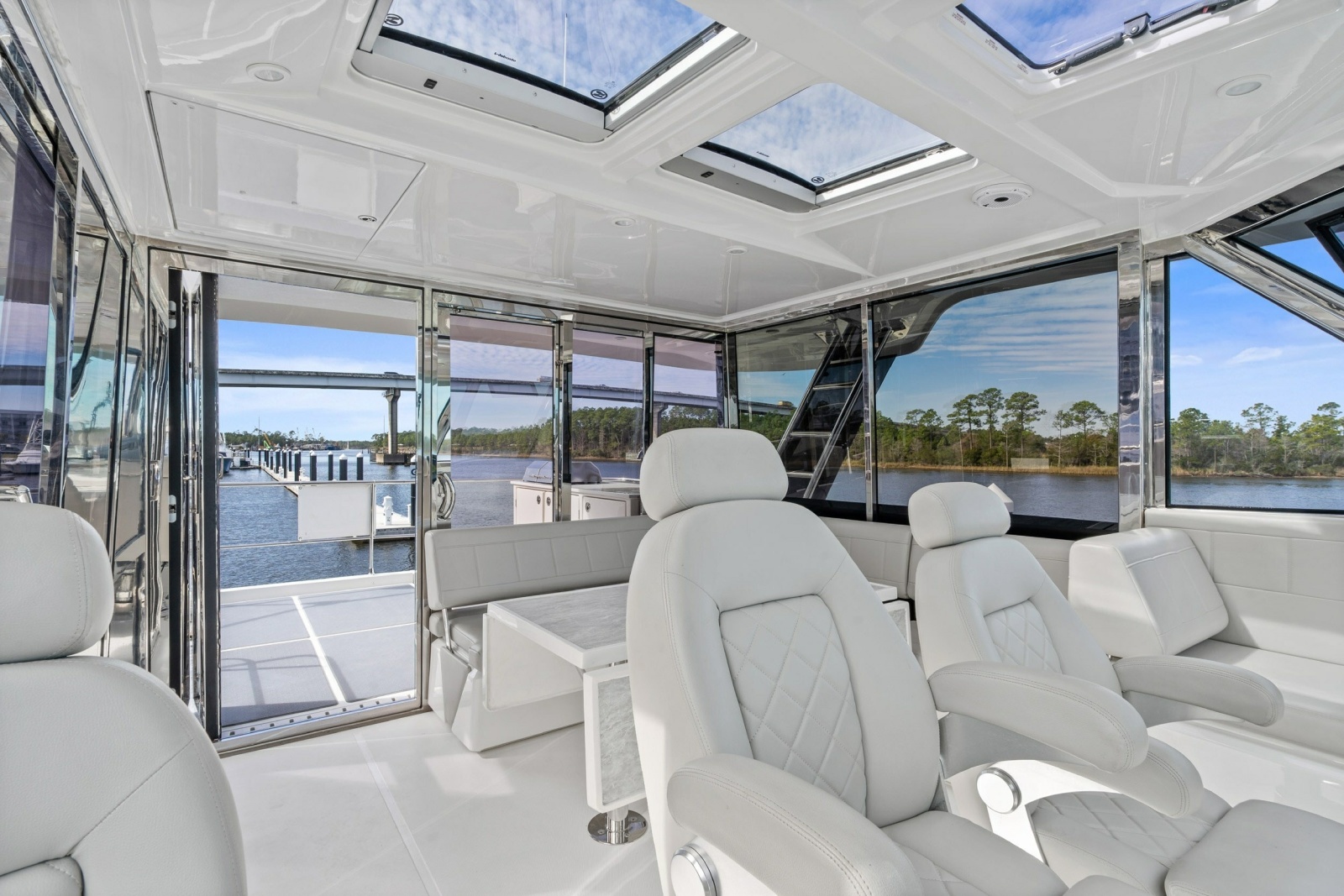 2021 Aquila 54 Yacht