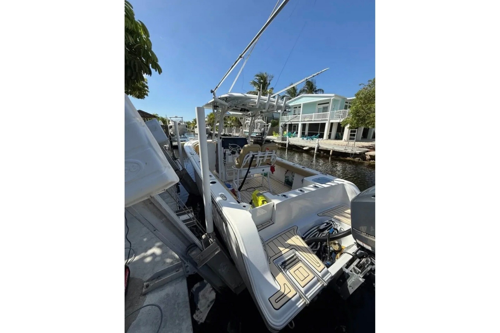 2021 Sportsman Open 242 Center Console