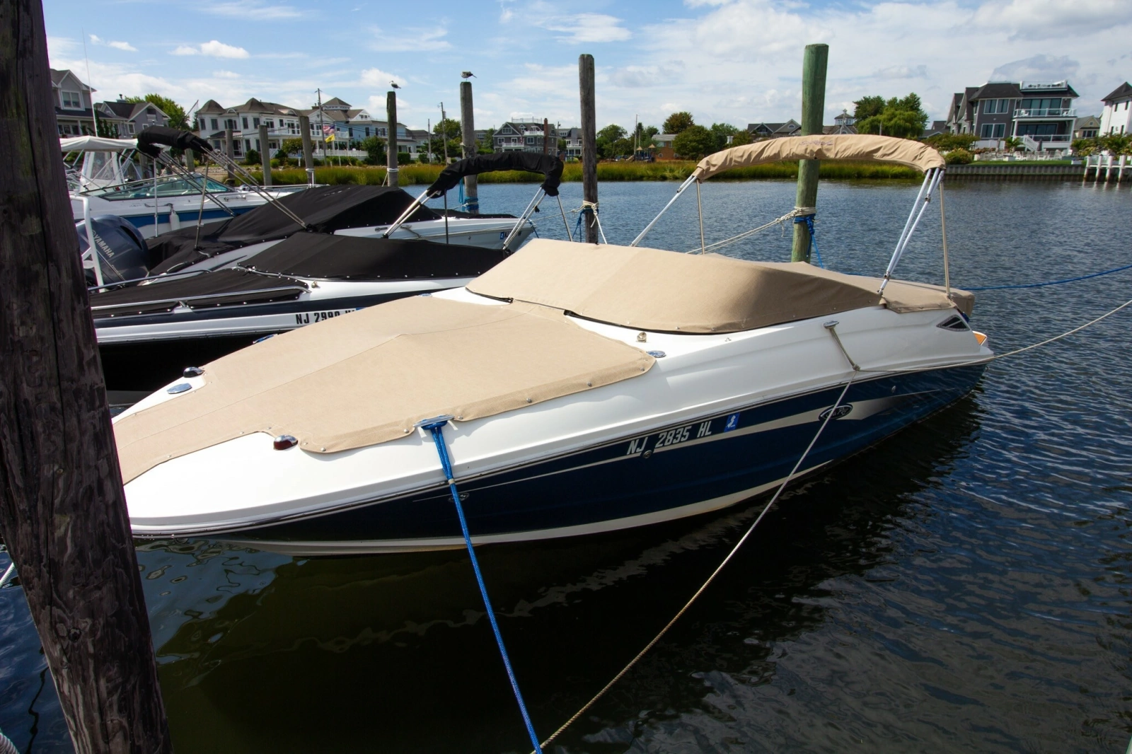 2015 Sea Ray 220 Sundeck