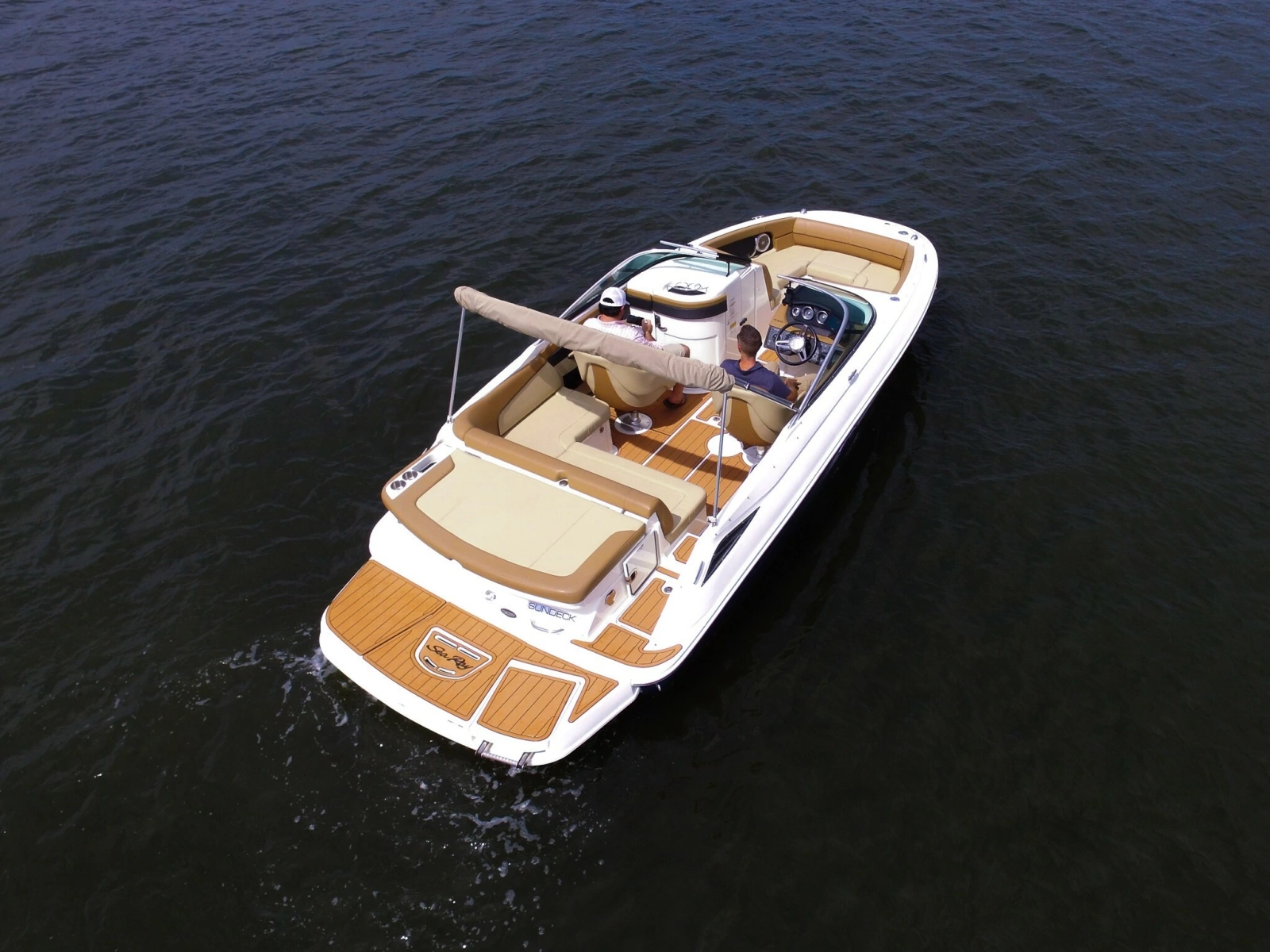 2015 Sea Ray 220 Sundeck