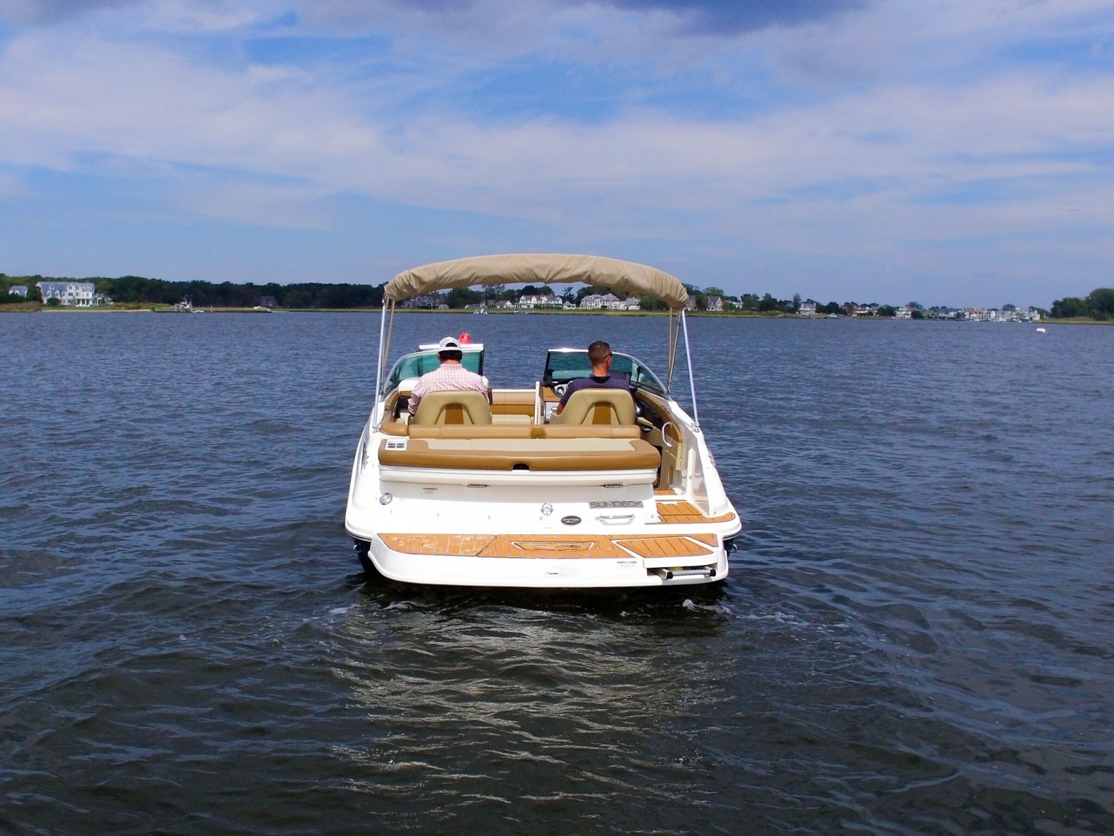 2015 Sea Ray 220 Sundeck